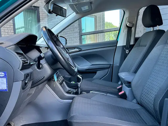 Volkswagen T-Cross view 8