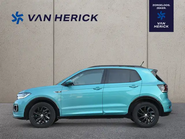 Volkswagen T-Cross view 2