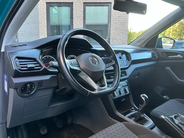 Volkswagen T-Cross view 7