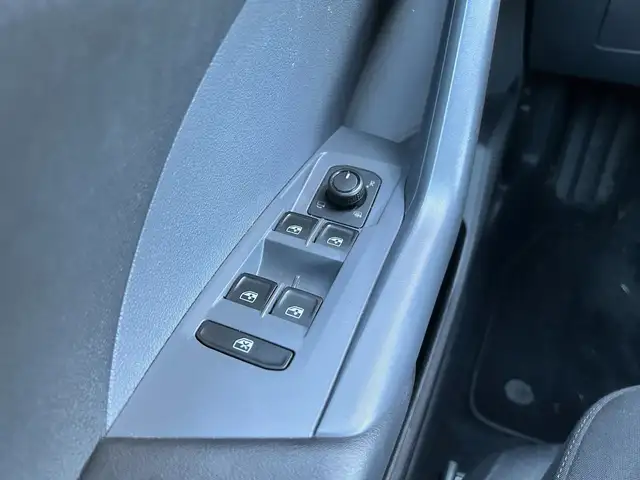 Volkswagen T-Cross view 18