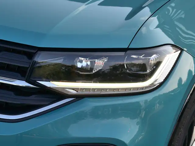 Volkswagen T-Cross view 5