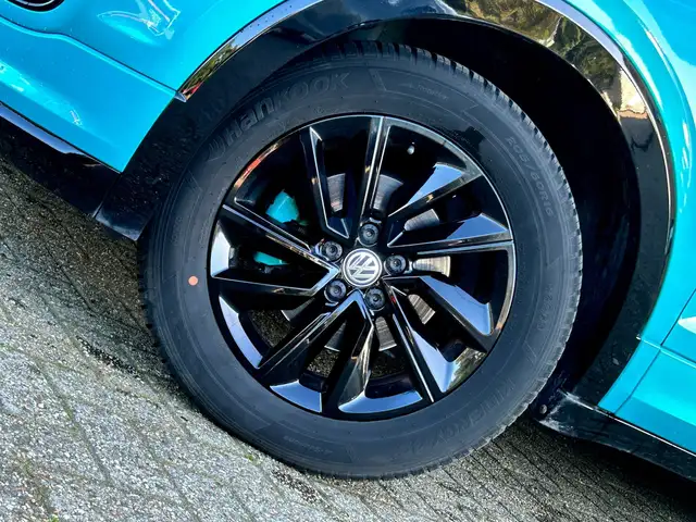 Volkswagen T-Cross view 6