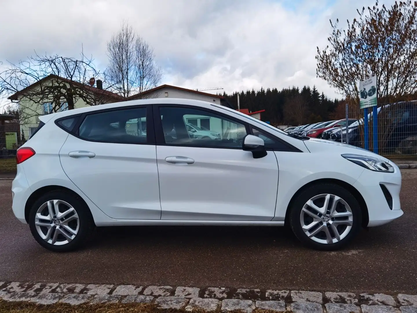 Ford Fiesta Cool & Connect Blanc - 2