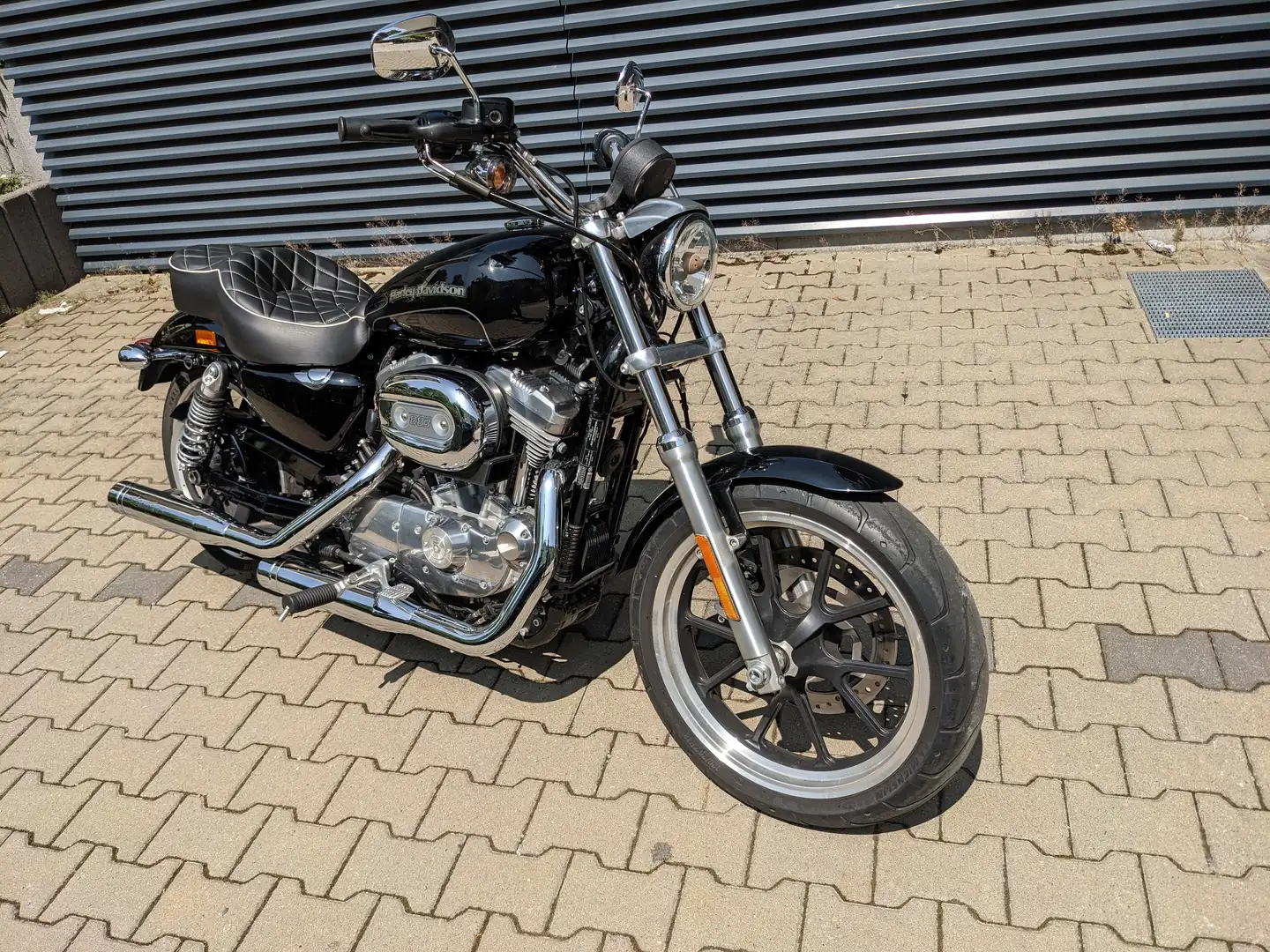 Harley-Davidson XL 883 Superlow Zwart - 1