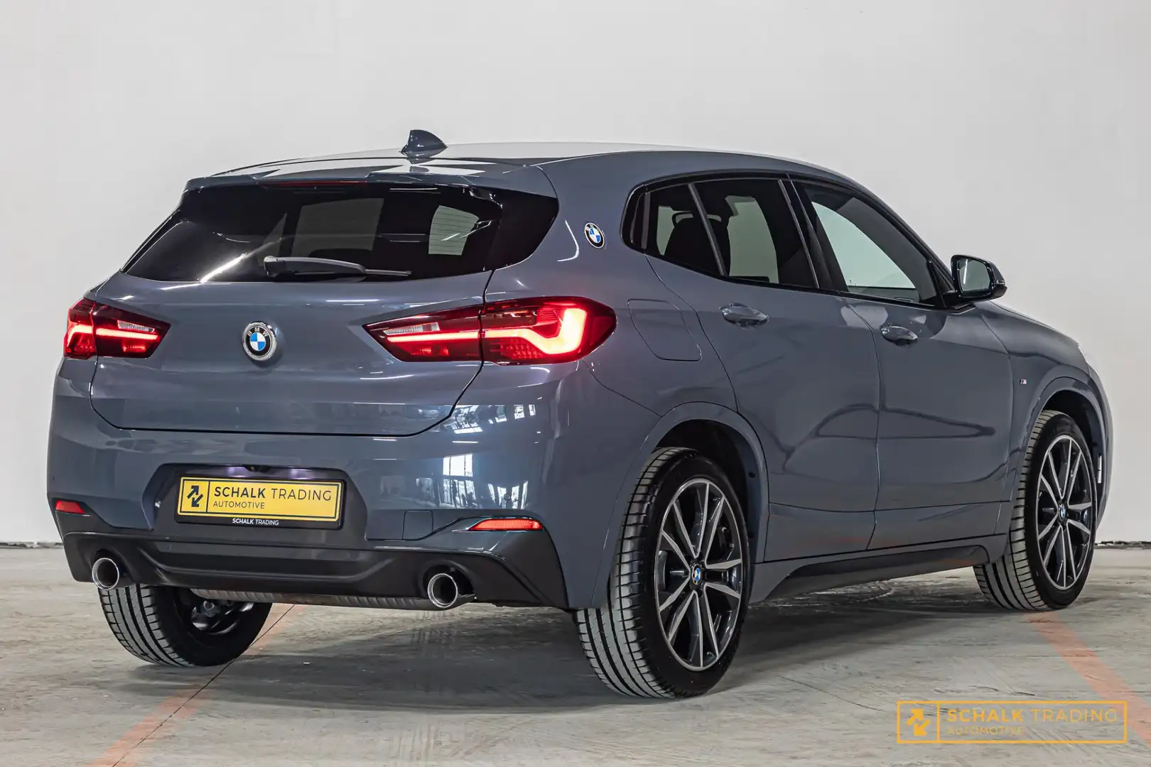 BMW X2 20i sDrive|M-sport|HUD|Dealer ond|Cam|Garantie|NW Grijs - 2