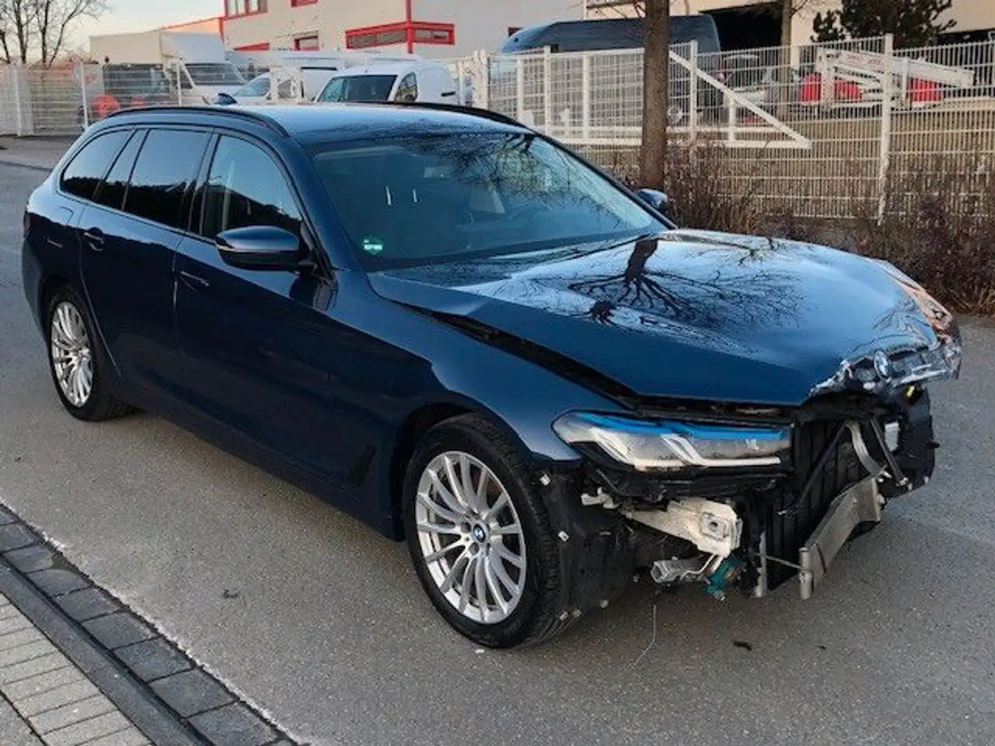 BMW 530 e Touring M SPORT ..ALLE AIRBAGS OK.. Azul - 1