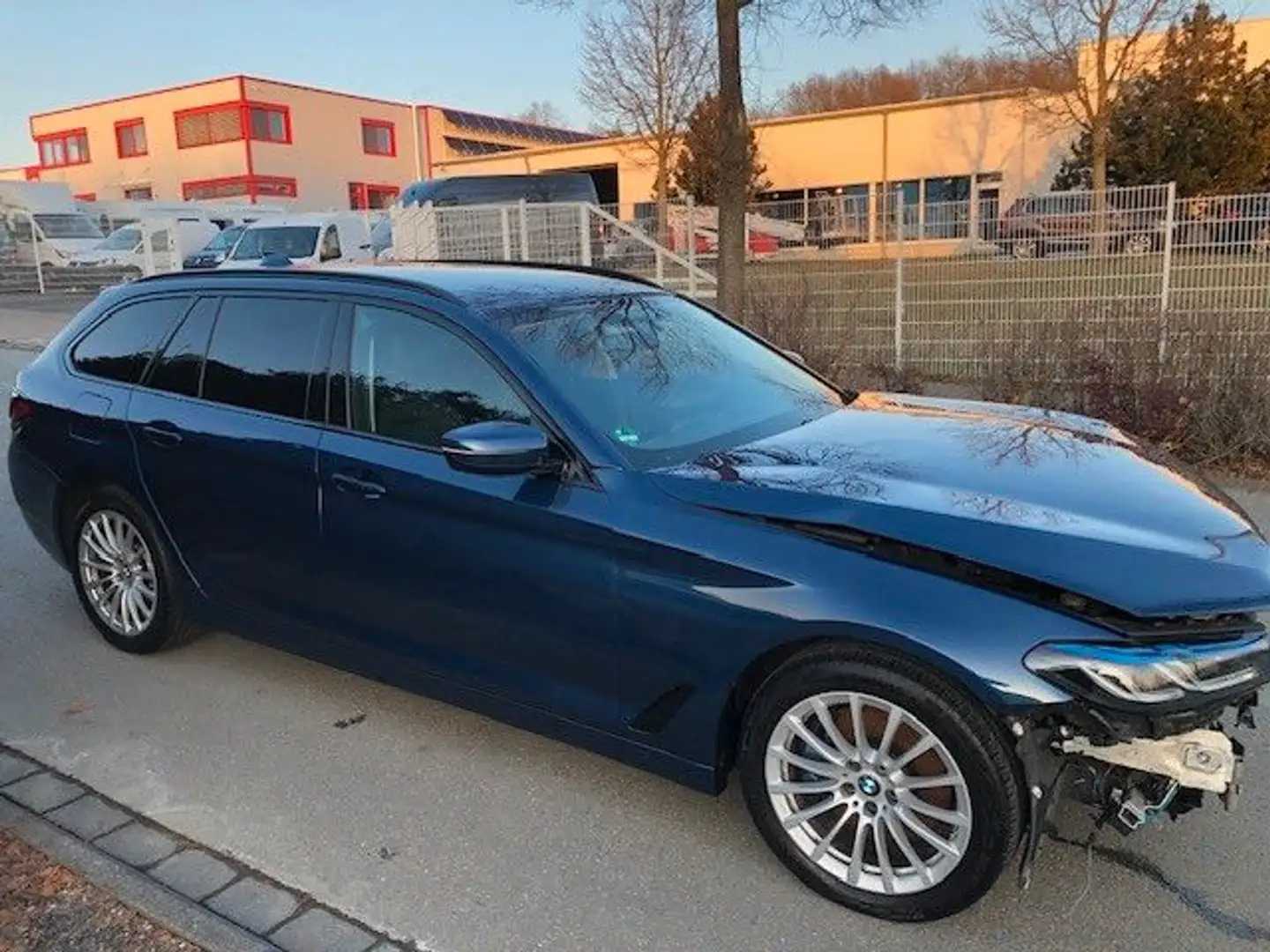 BMW 530 e Touring M SPORT ..ALLE AIRBAGS OK.. Azul - 2