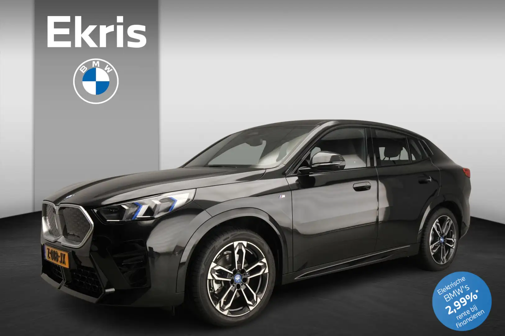 BMW iX2 xDrive30 M-Sportpakket | LED | Leder | HUD | Schui Zwart - 1