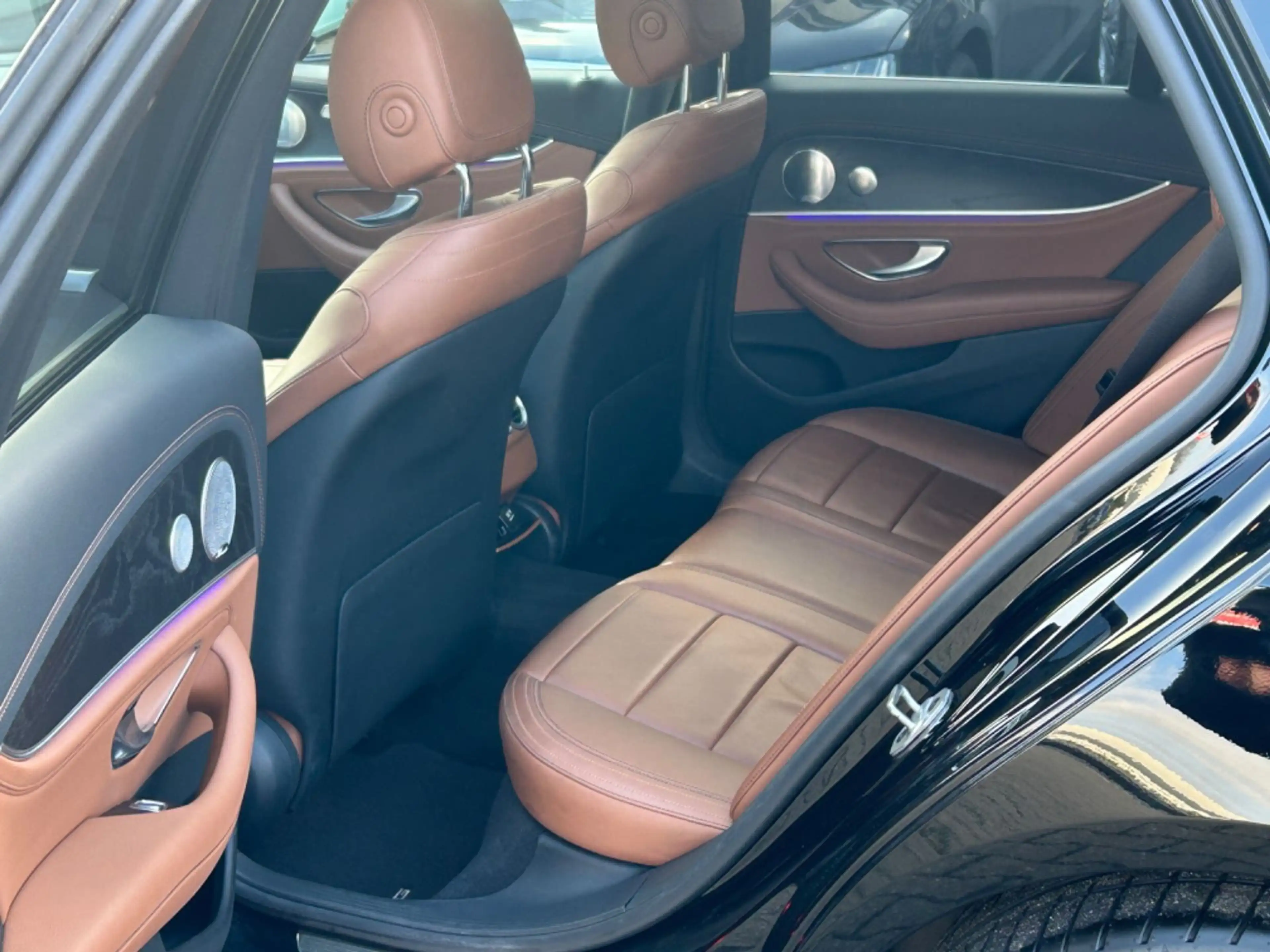 Mercedes-Benz E 400 d 4Matic AMG Sportpaket Head-Up Panorama — photo 12