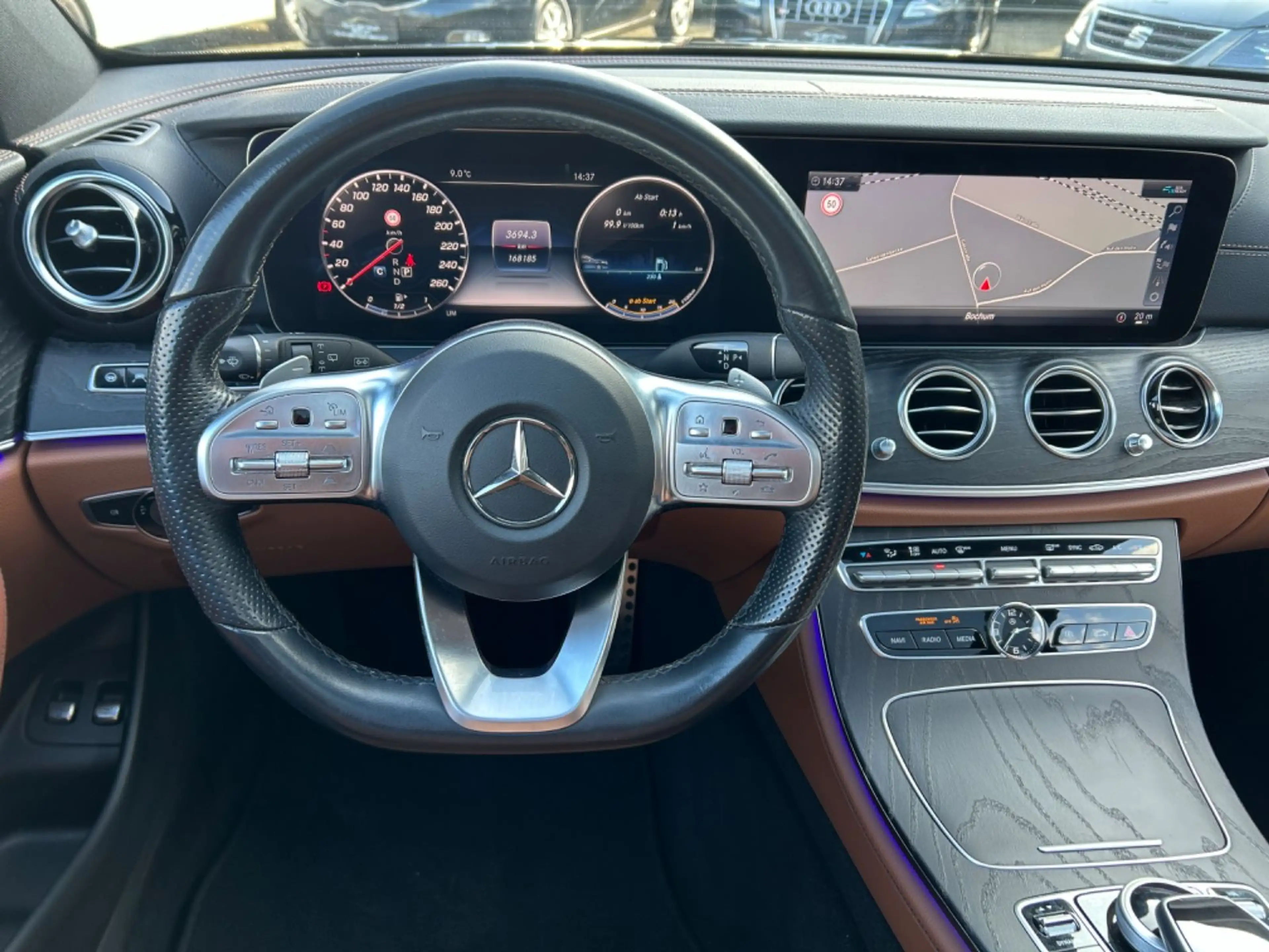 Mercedes-Benz E 400 d 4Matic AMG Sportpaket Head-Up Panorama — photo 7
