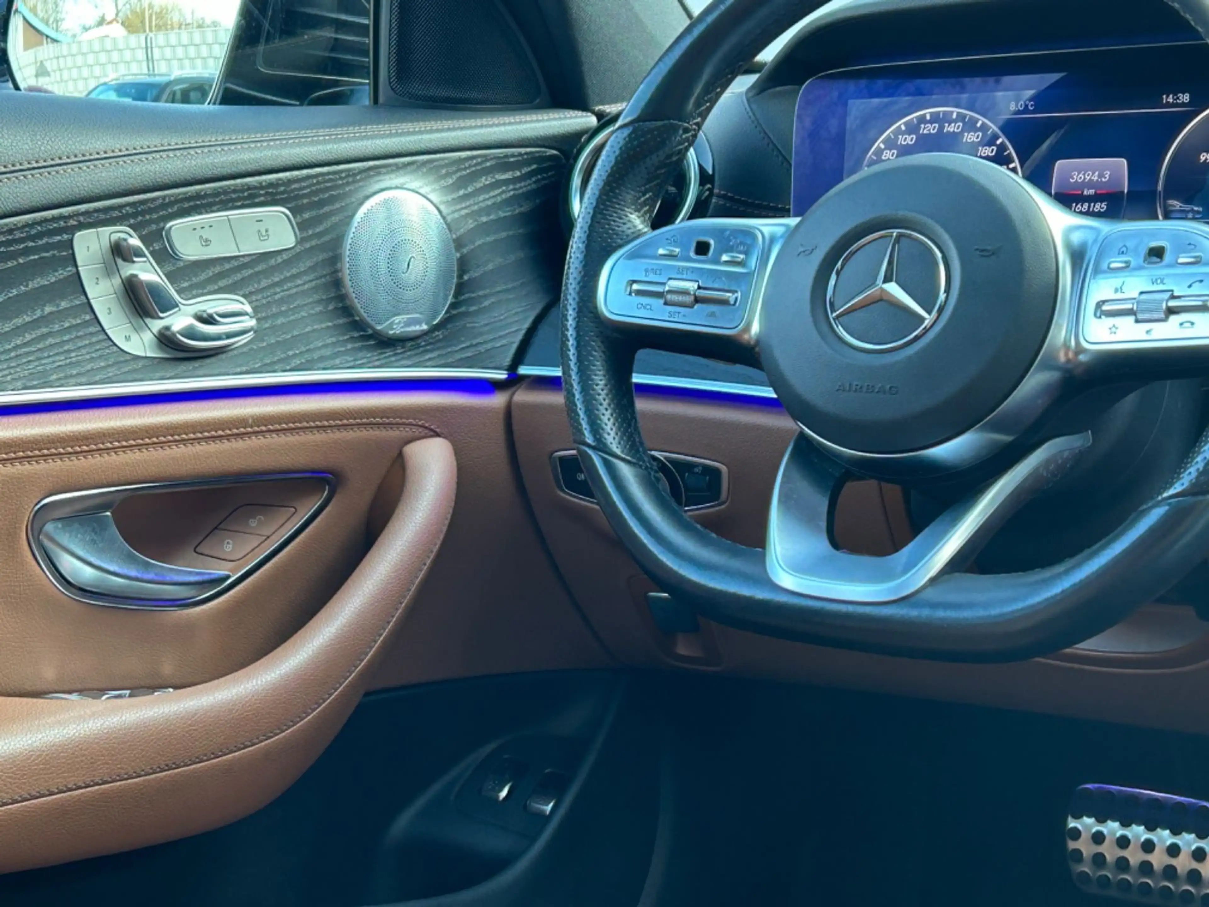Mercedes-Benz E 400 d 4Matic AMG Sportpaket Head-Up Panorama — photo 13