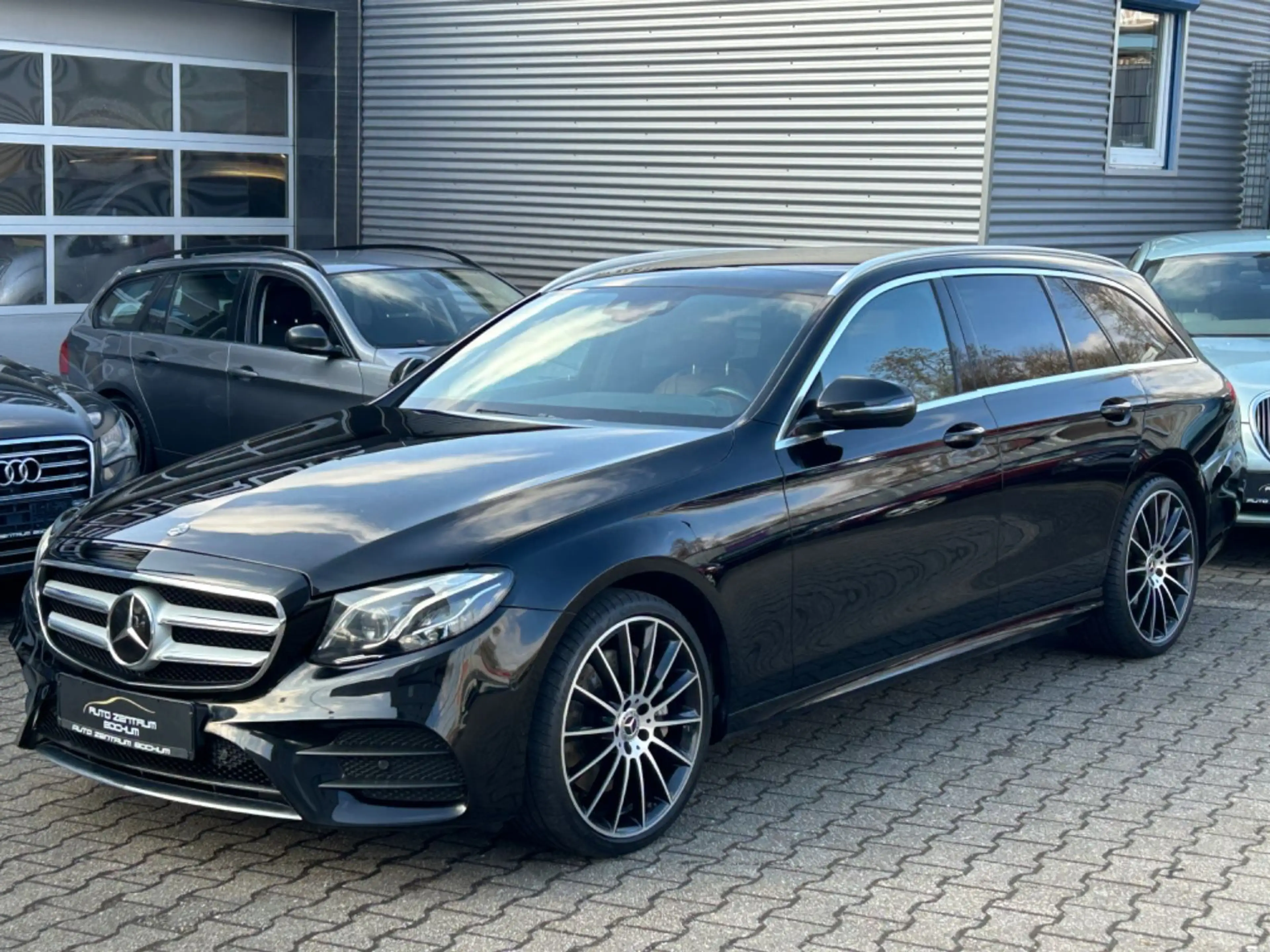 Mercedes-Benz E 400 d 4Matic AMG Sportpaket Head-Up Panorama — photo 3