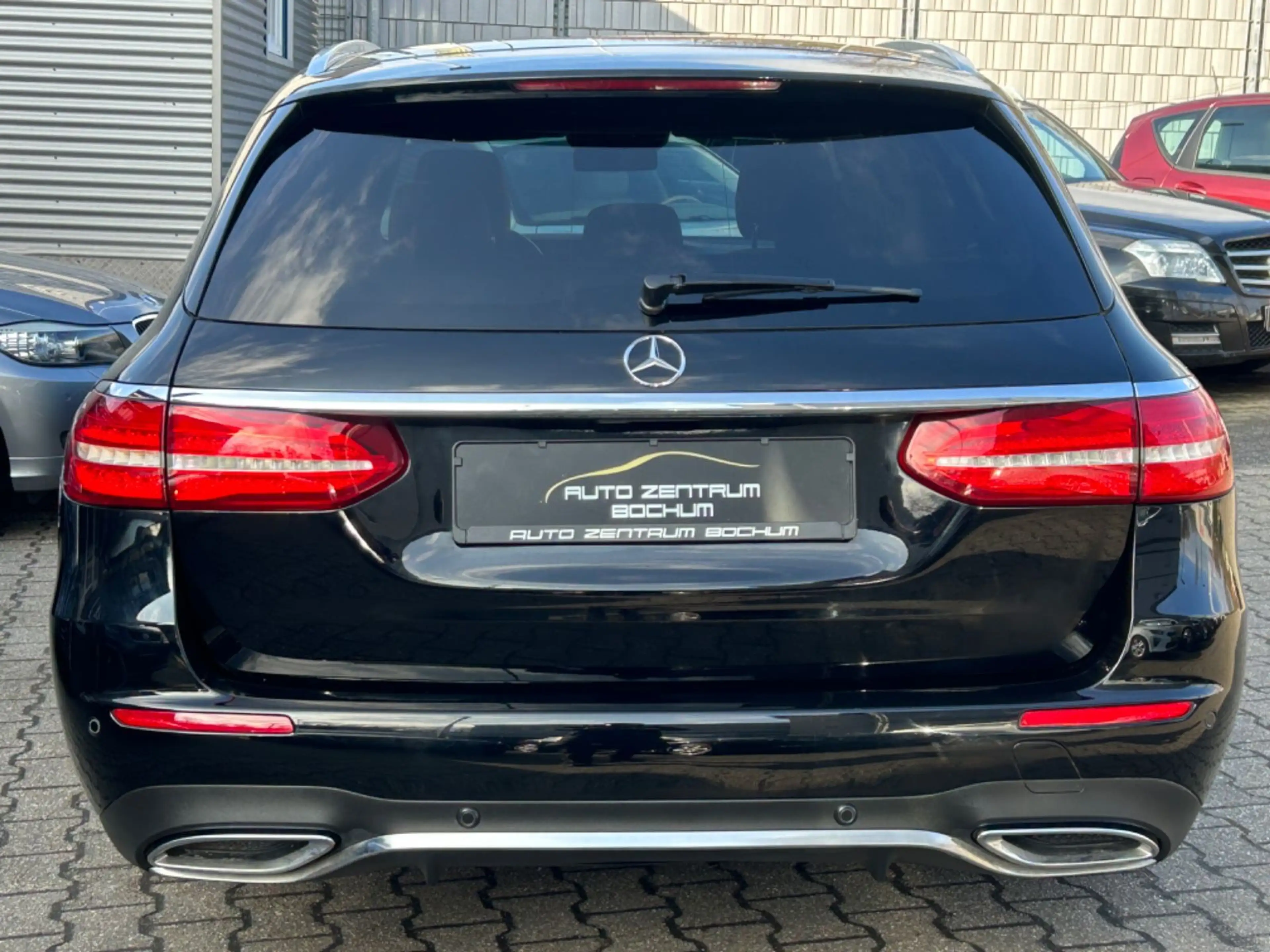 Mercedes-Benz E 400 d 4Matic AMG Sportpaket Head-Up Panorama — photo 6