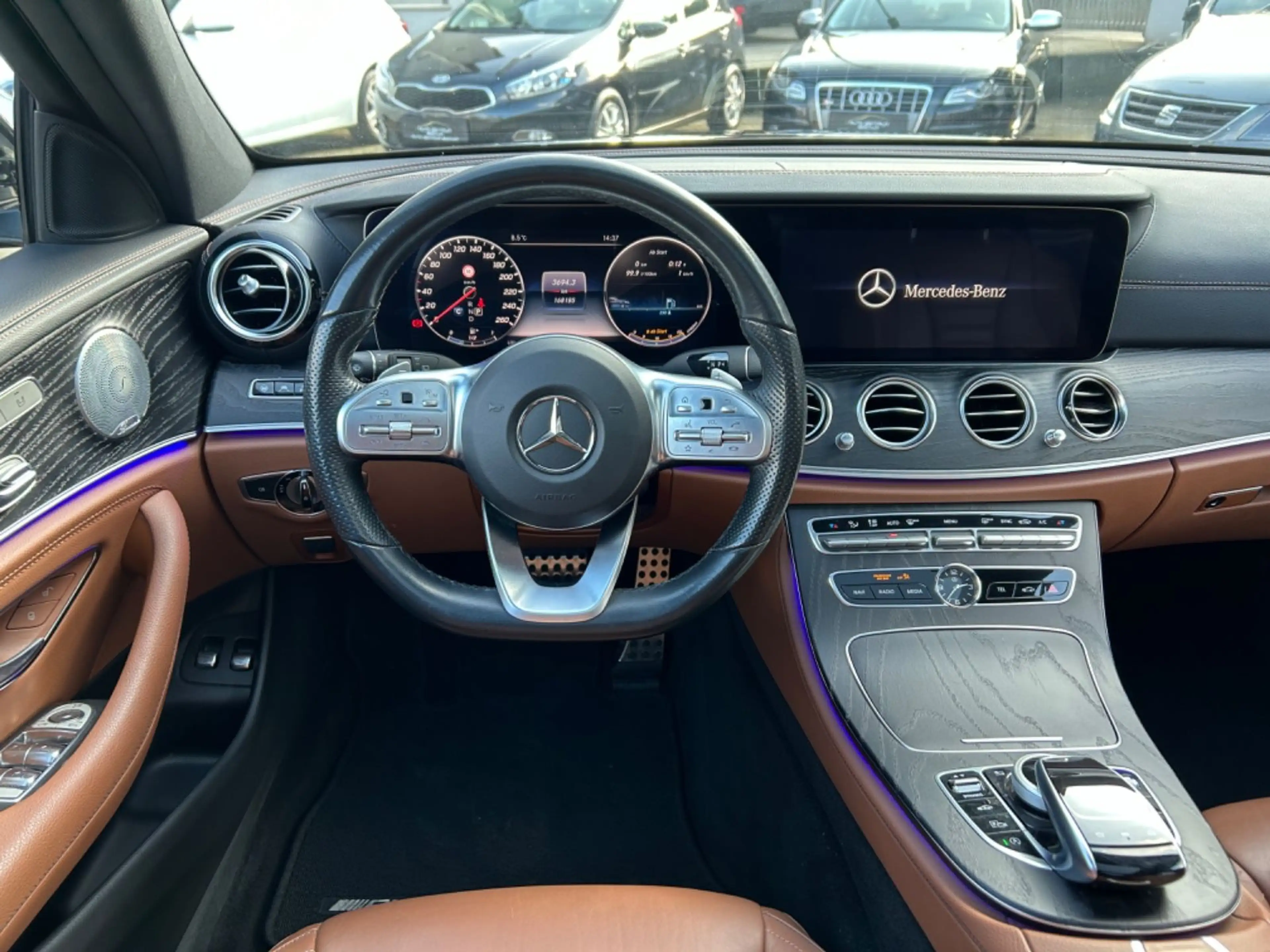 Mercedes-Benz E 400 d 4Matic AMG Sportpaket Head-Up Panorama — photo 8