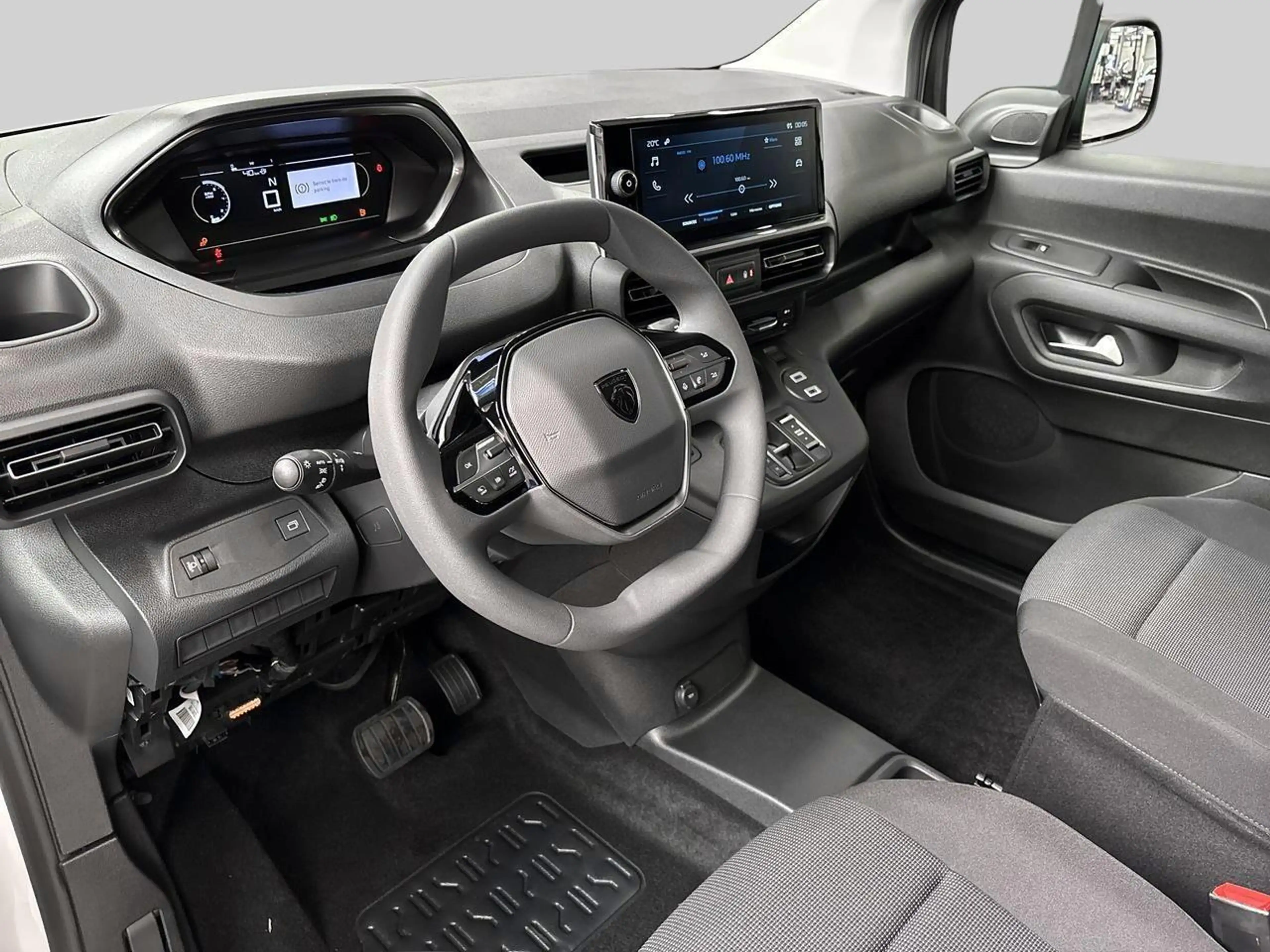 Peugeot Partner 1.5 BlueHDi 96kW L2 EAT8 Allure CLIMA/2PL/CAMERA/C — photo 11