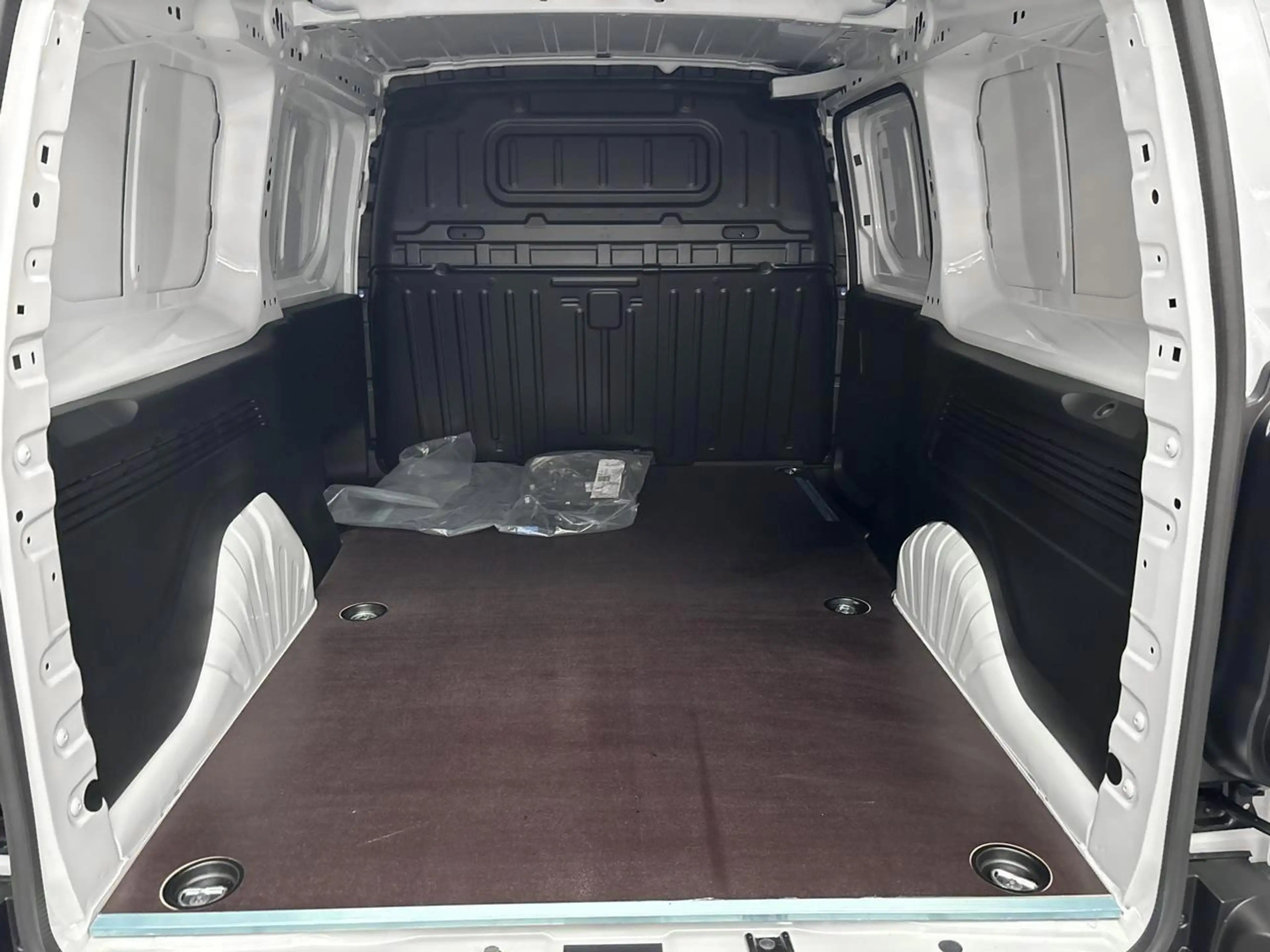Peugeot Partner 1.5 BlueHDi 96kW L2 EAT8 Allure CLIMA/2PL/CAMERA/C — photo 8