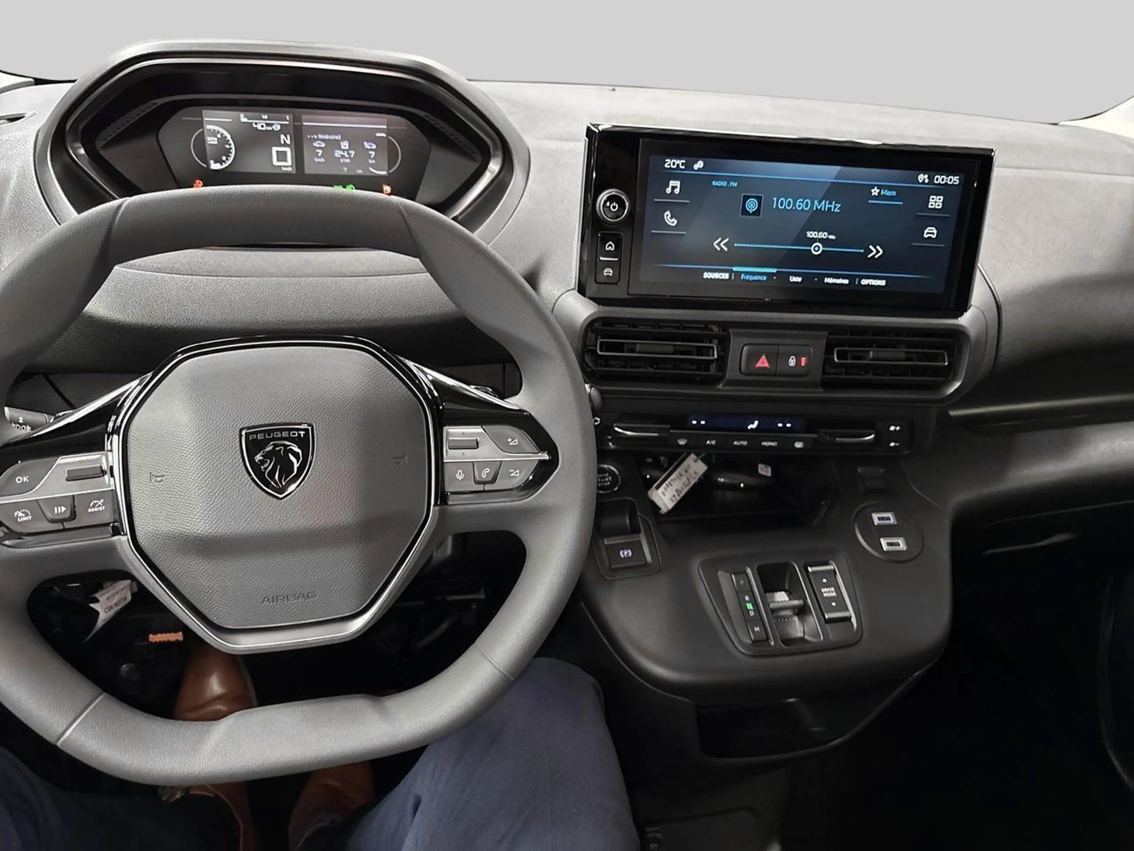 Peugeot Partner 1.5 BlueHDi 96kW L2 EAT8 Allure CLIMA/2PL/CAMERA/C — photo 4