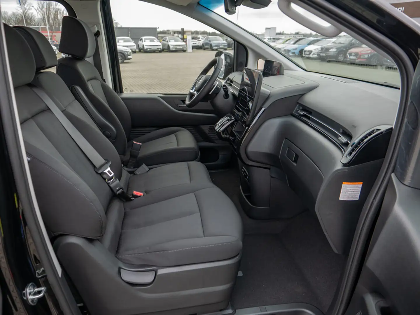 Hyundai STARIA 1.6 T-GDI Hybrid Trend ACC LED 360° Schwarz - 2
