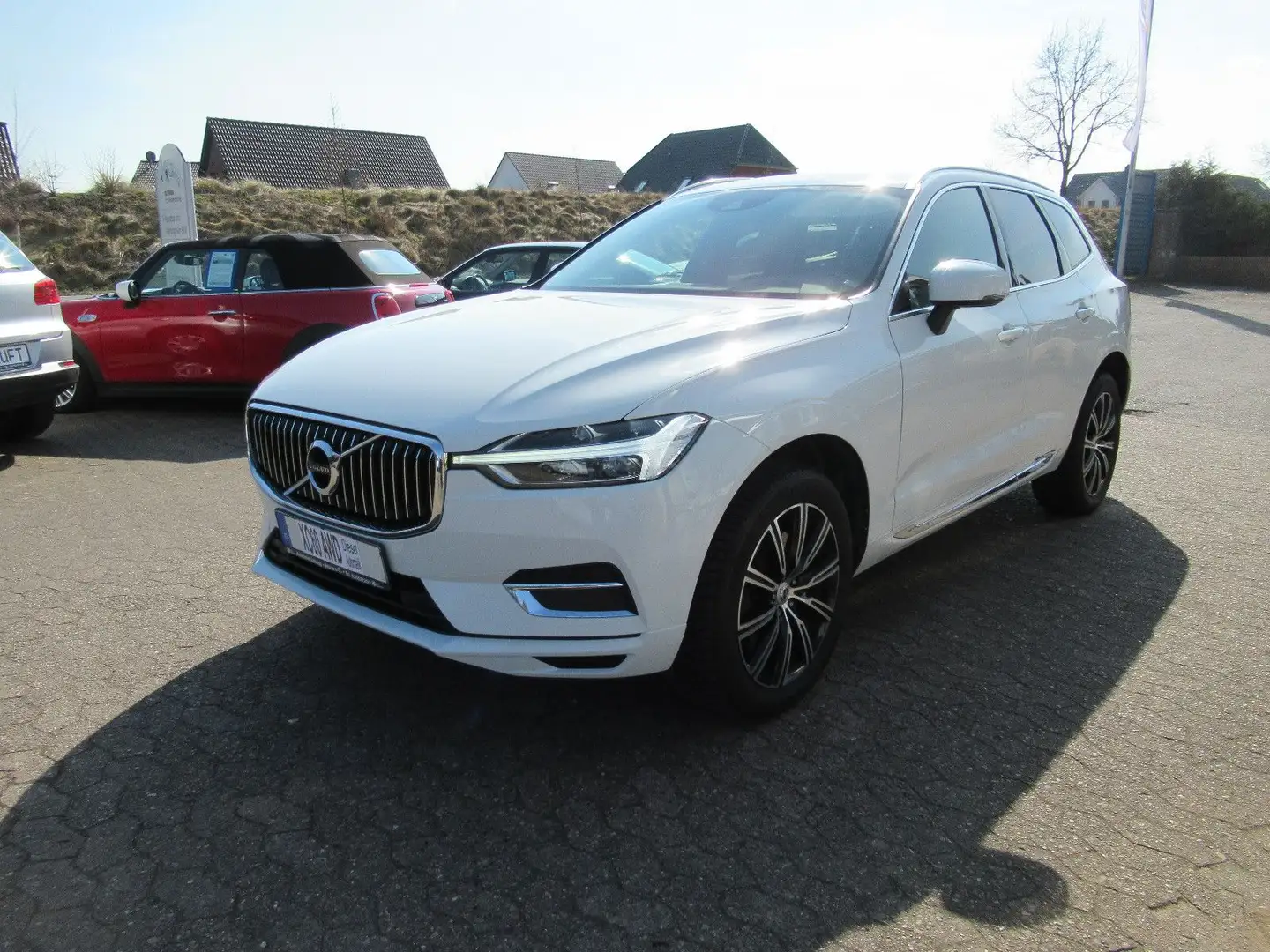 Volvo XC60 2.0 D4 AWD Inscription Geartronic Weiß - 1
