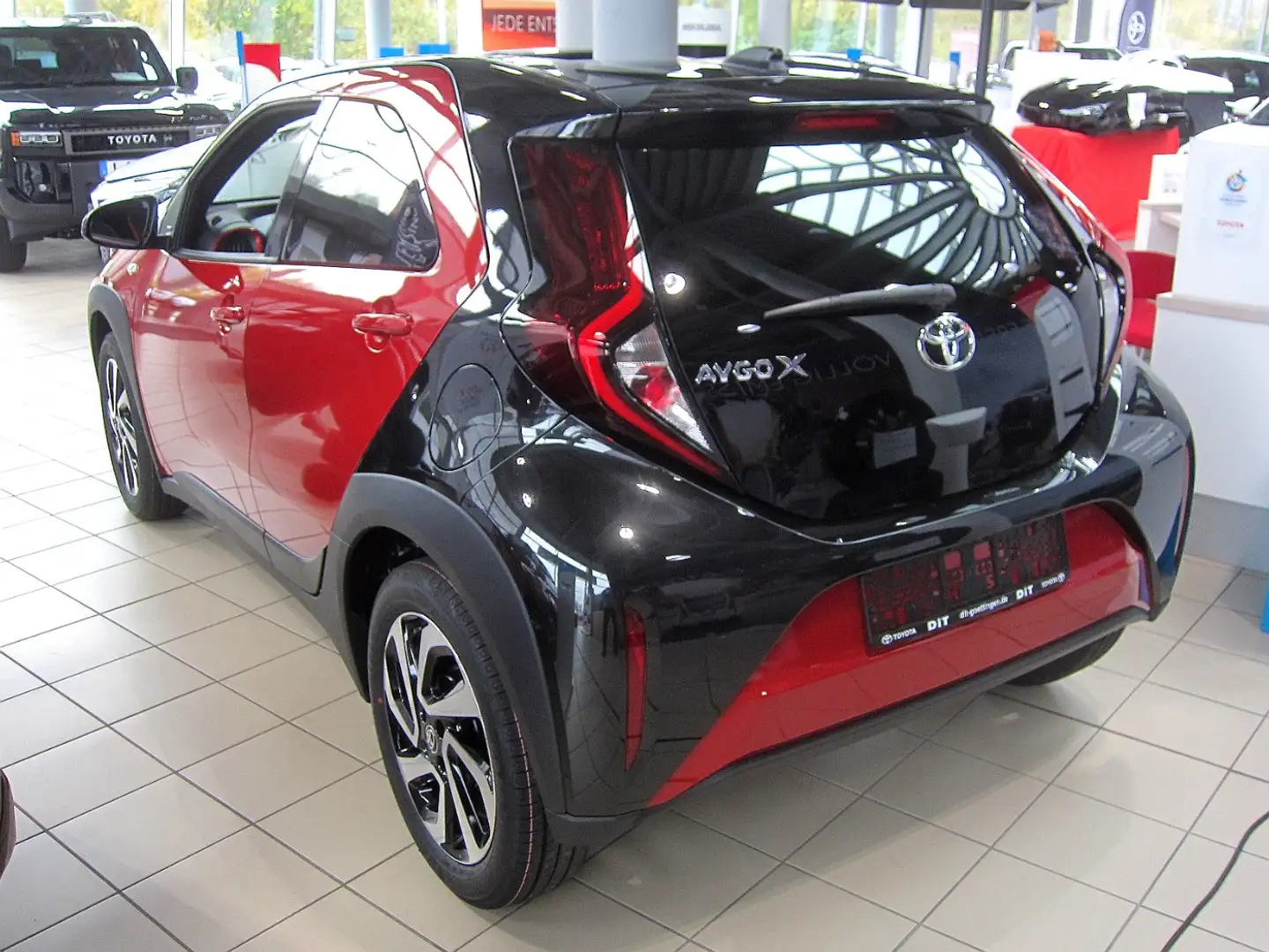 Toyota Aygo X 1.0 VVT-i CVT Teamplayer AppleCarPlay, BT Rosso - 2