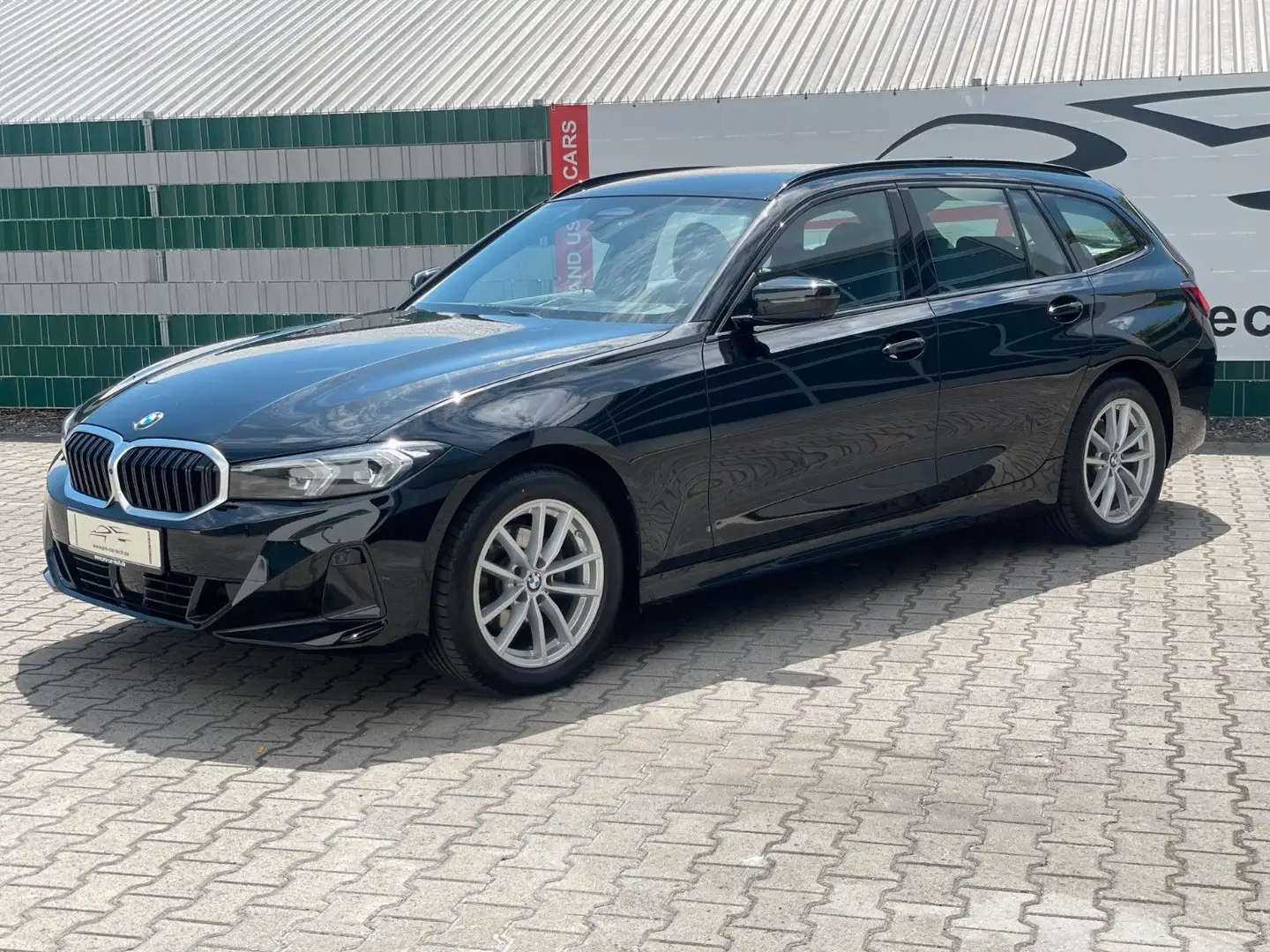BMW 320 d xDrive Touring|Navi|AHK|Kamera|HiFi| Negro - 2