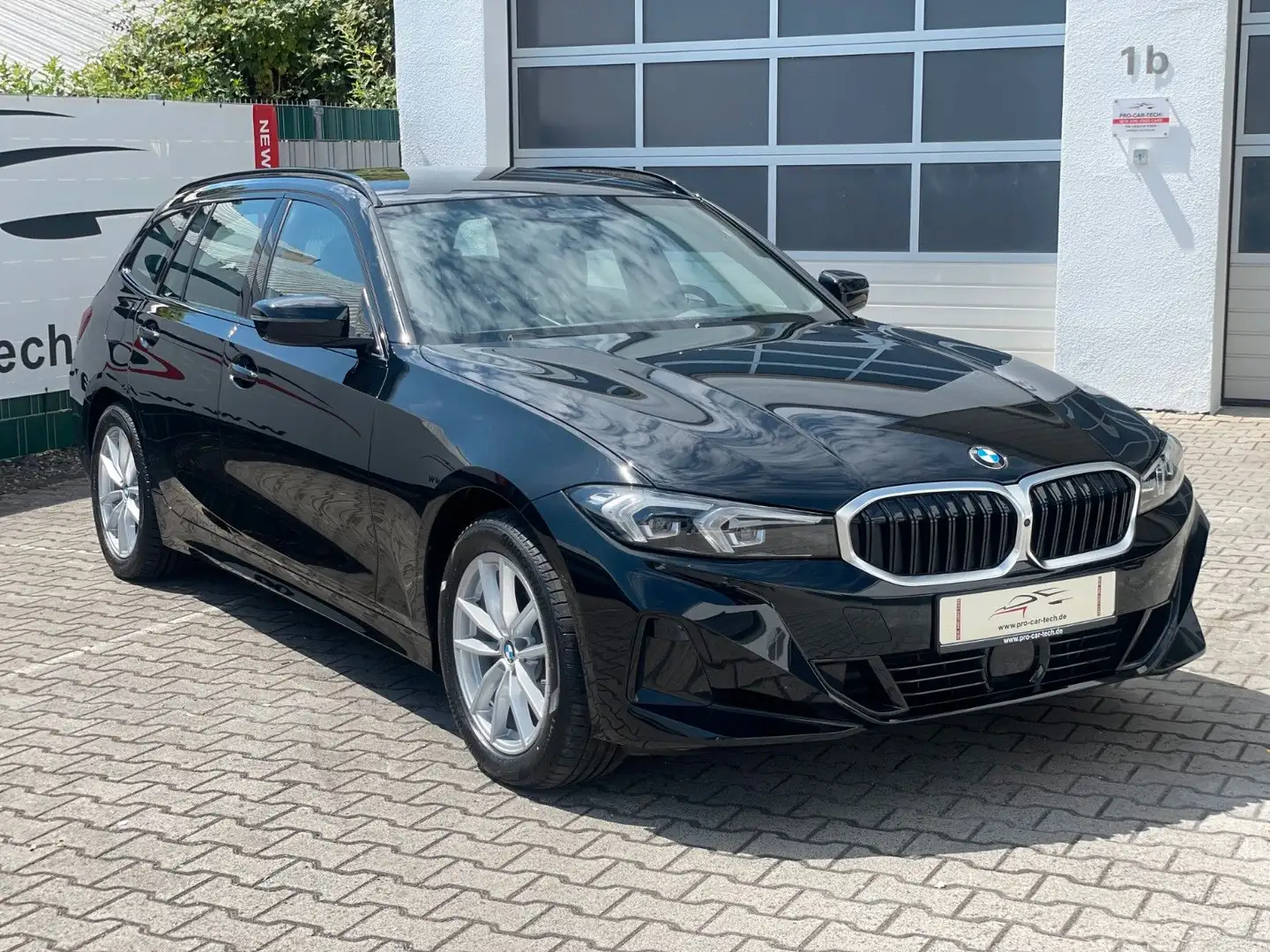 BMW 320 d xDrive Touring|Navi|AHK|Kamera|HiFi| Negro - 1