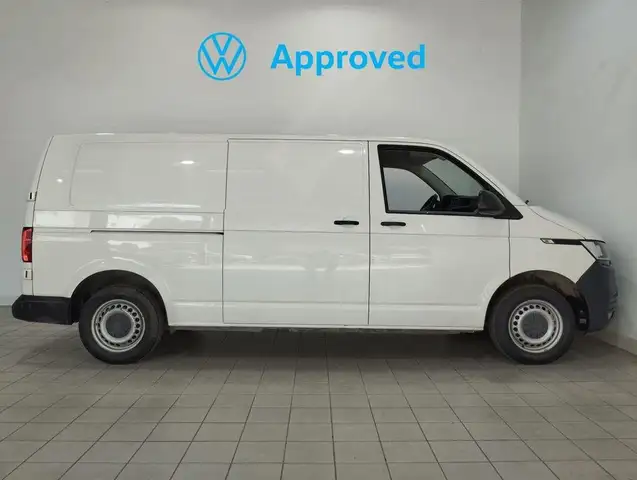 Volkswagen Transporter view 3