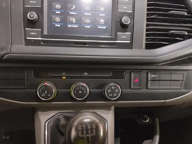 Volkswagen Transporter view 14