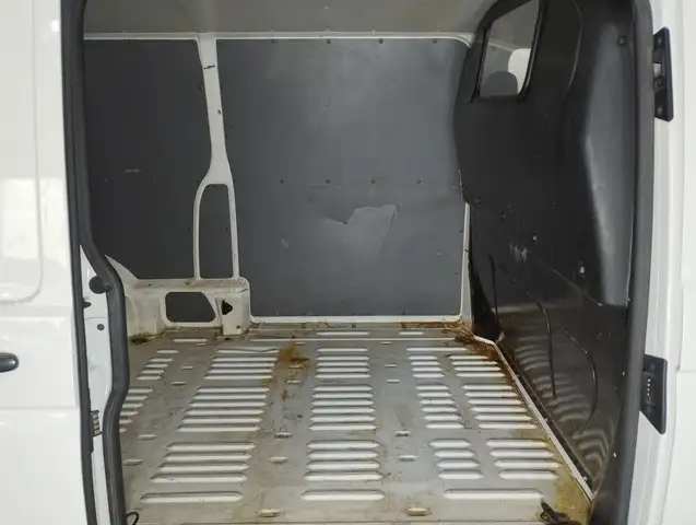 Volkswagen Transporter view 6