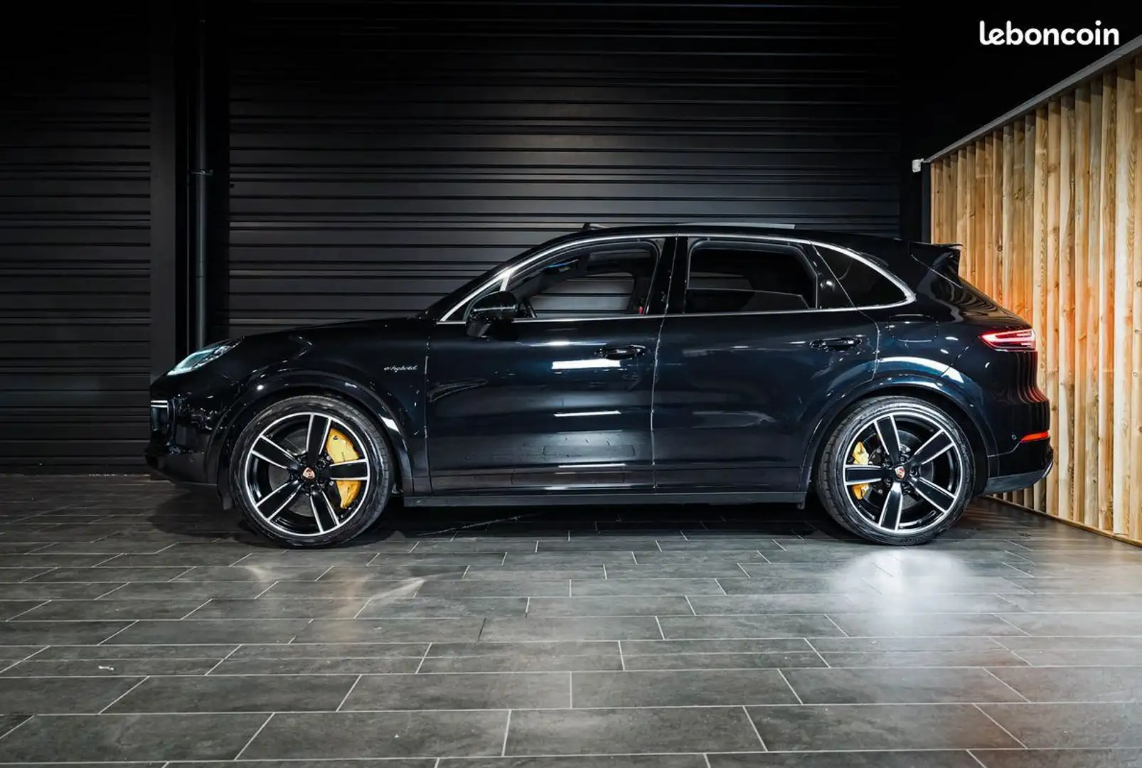 Porsche Cayenne TURBO S E-HYBRID 680ch SIÈGES ÉLECTRIQUES TOIT OUV Noir - 2