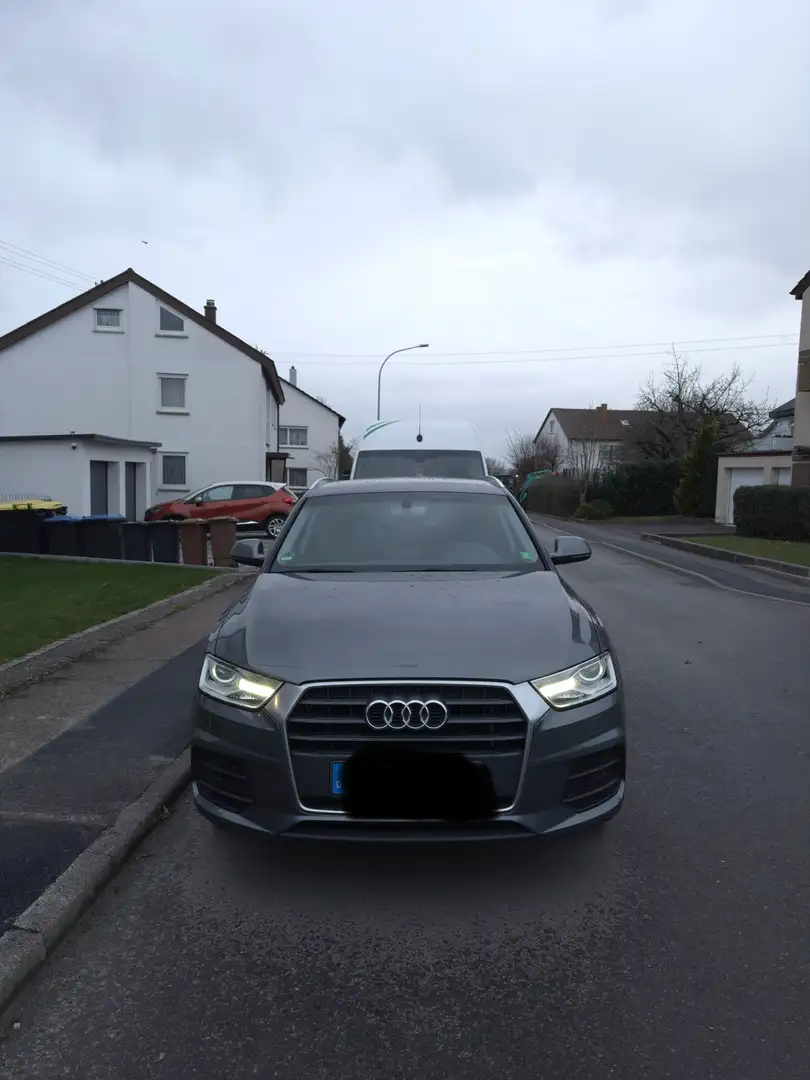Audi Q3 2.0 TDI AHG STZ. EPH Grau - 2