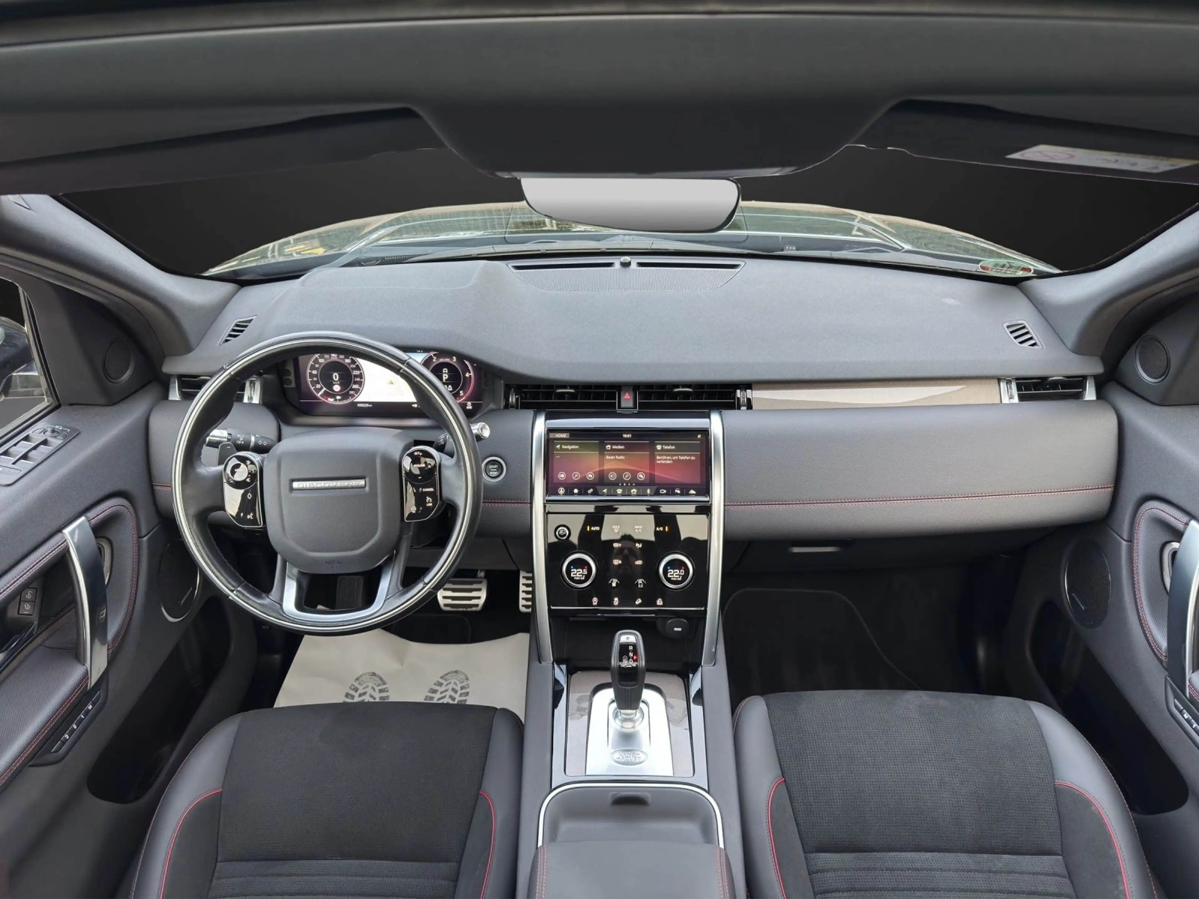 Land Rover Discovery Sport R-Dynamic SE AWD*AHK*K.less*Pano — photo 13