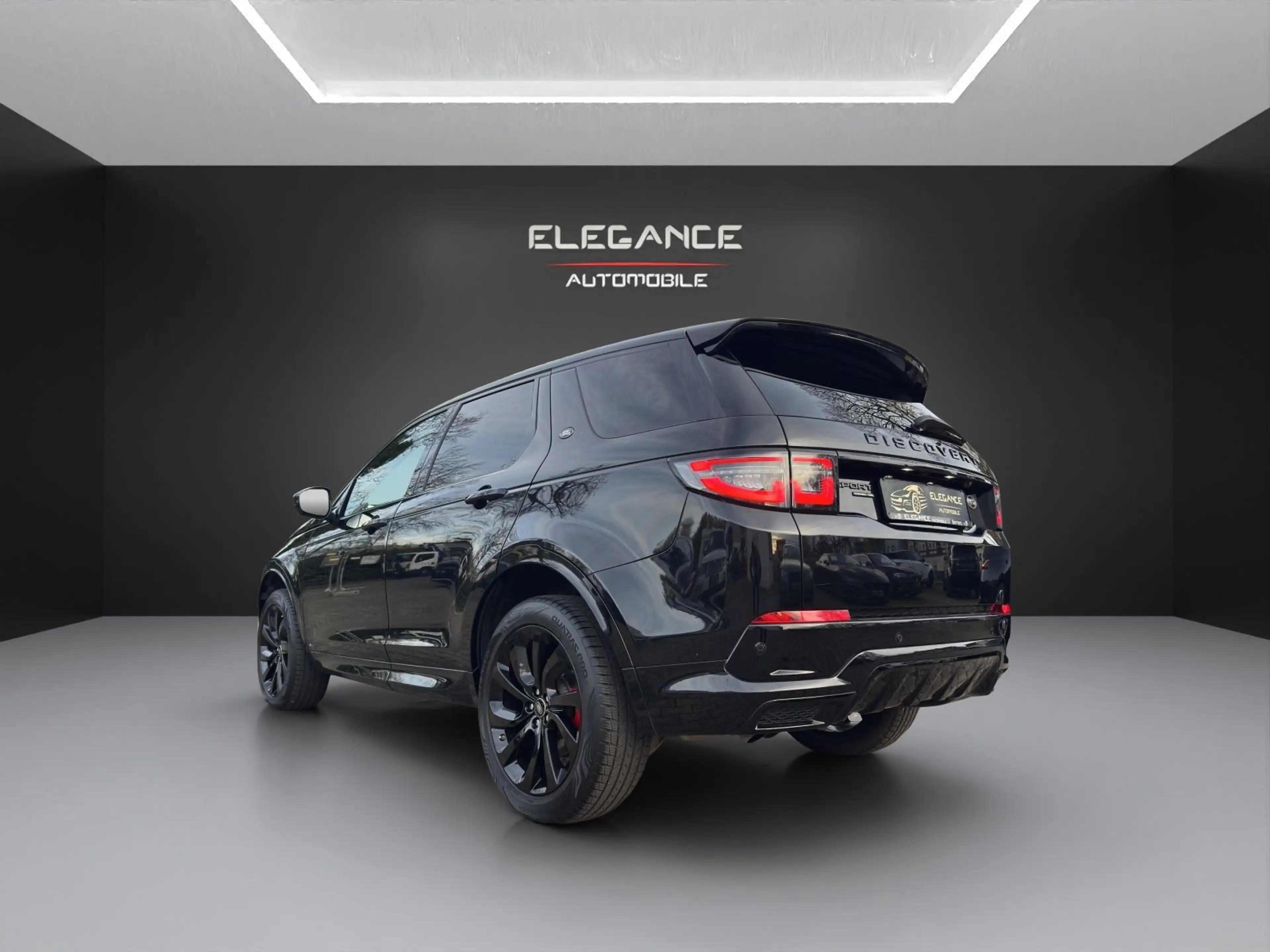 Land Rover Discovery Sport R-Dynamic SE AWD*AHK*K.less*Pano — photo 4