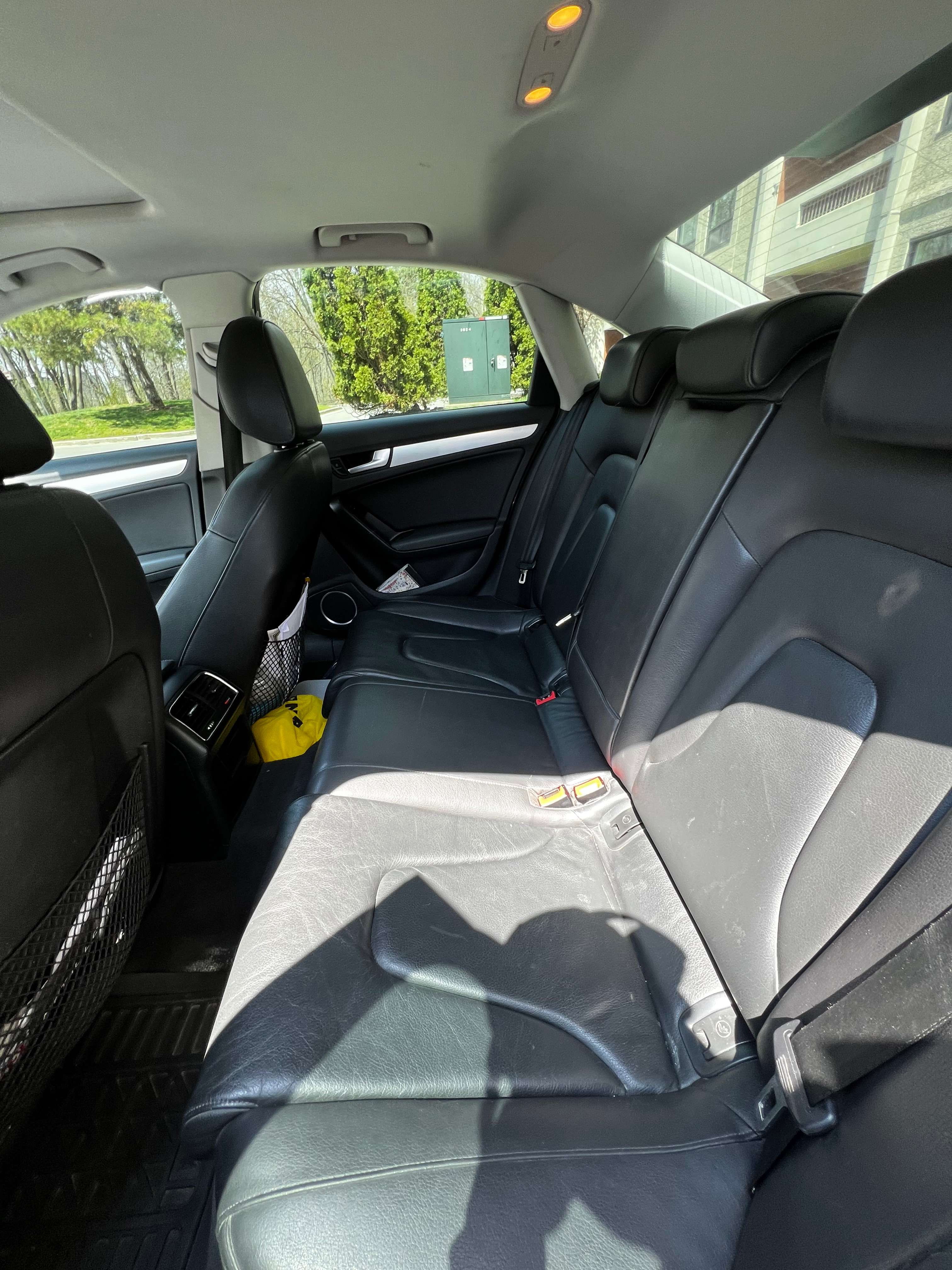 2010 Audi A4 Premium thumb 11