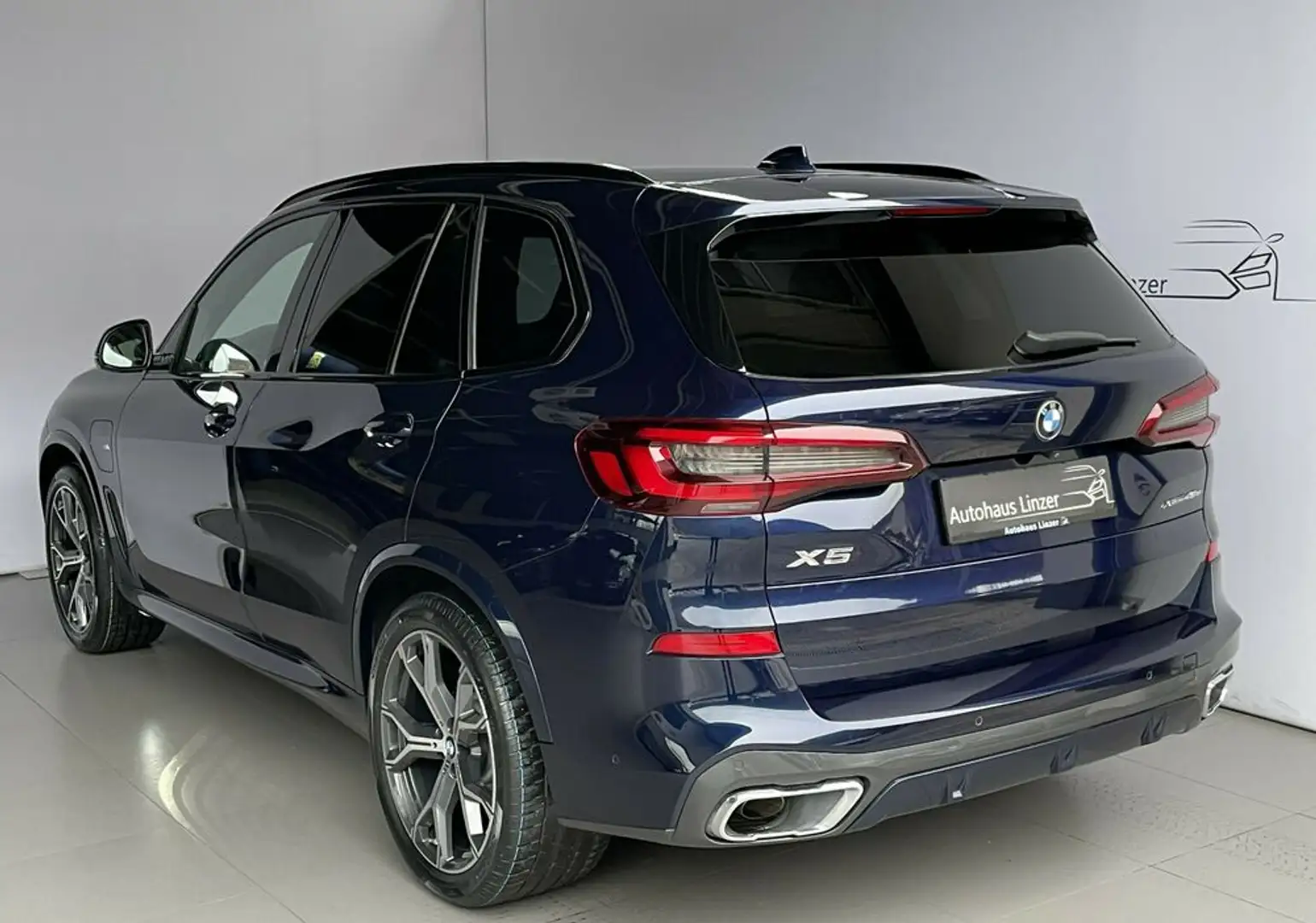 BMW X5 xDrive 45e M *LASER*SoftC*NightV*LUFT*PANO*AHK* Bleu - 2