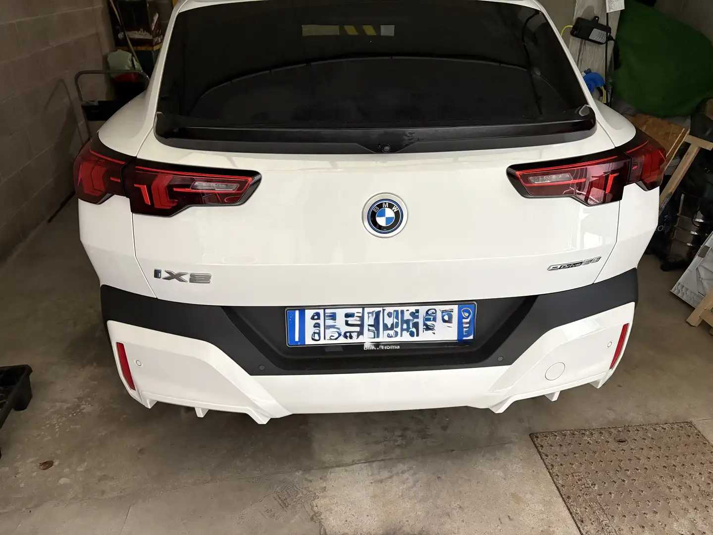 BMW iX2 xdrive 20 - 1