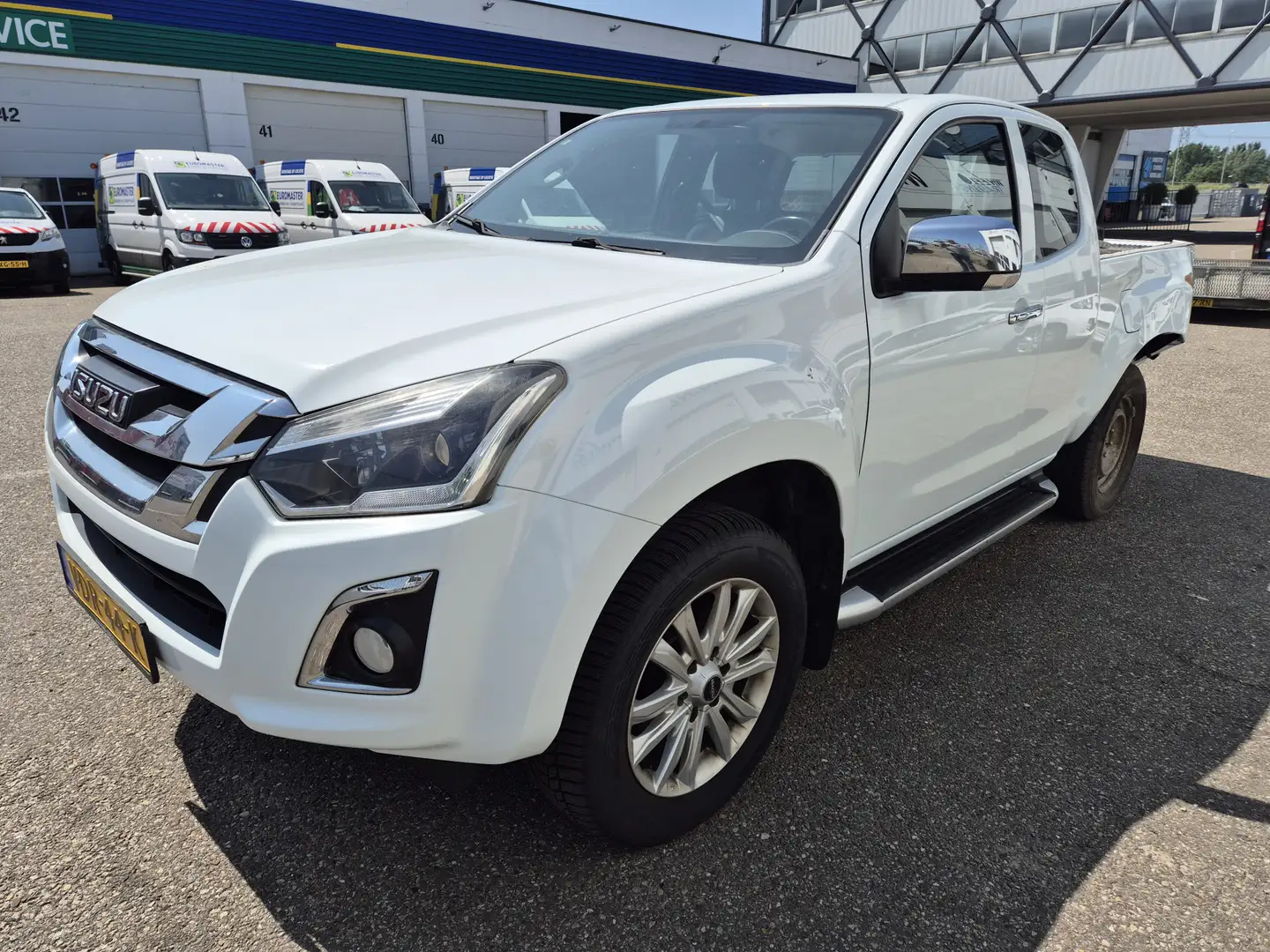 Isuzu D-Max 1.9 Extended Cab X-Country 160.000km automaat scha Blanc - 1
