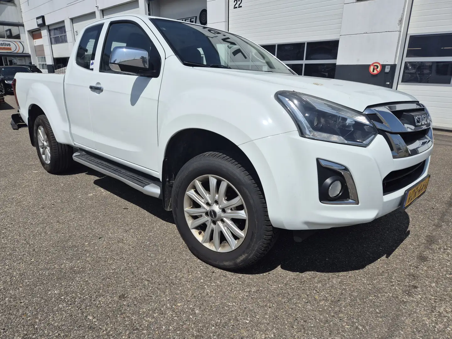 Isuzu D-Max 1.9 Extended Cab X-Country 160.000km automaat scha Blanc - 2