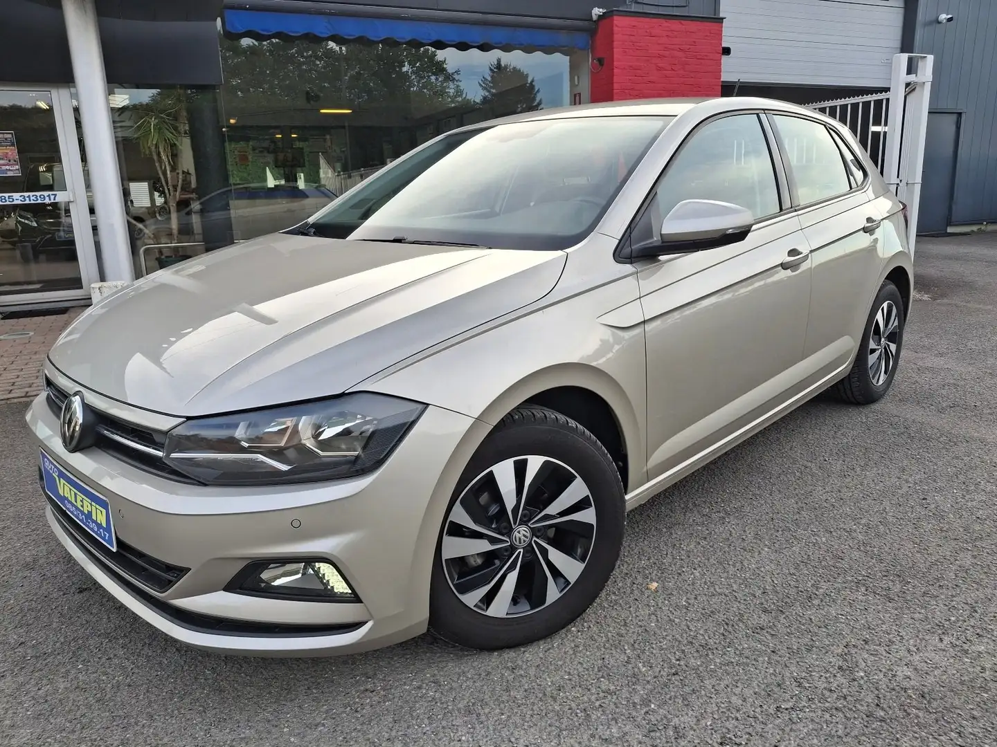 Volkswagen Polo 1.0i 80cv AIRCO/R-CD/BLUETOOTH/AB/JA15/APS x2... Gris - 1