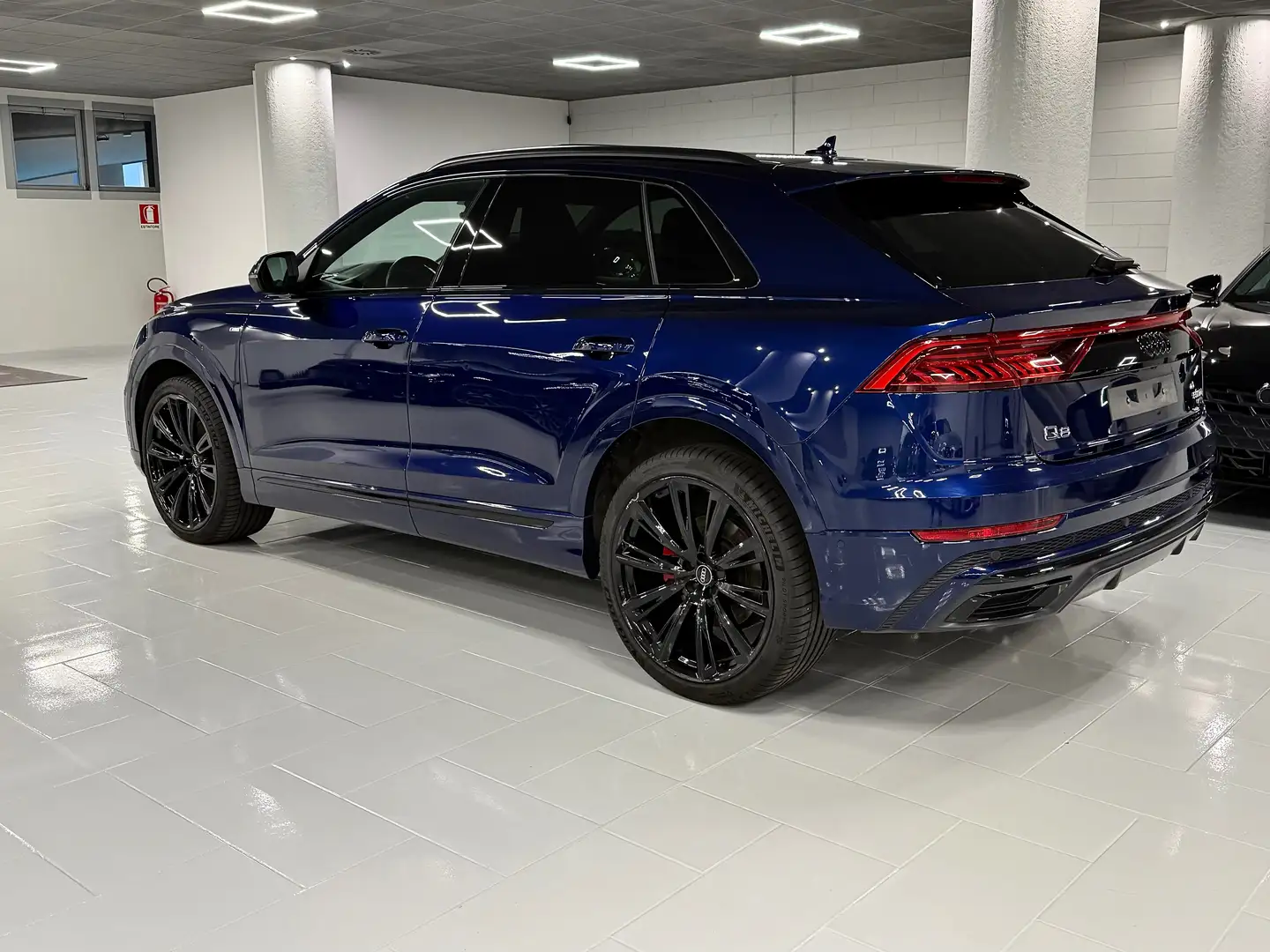 Audi Q8 S-LINE 23Ø TETTO 4RUOTESTERZANTI B&O GANCIO HUD Blue - 2