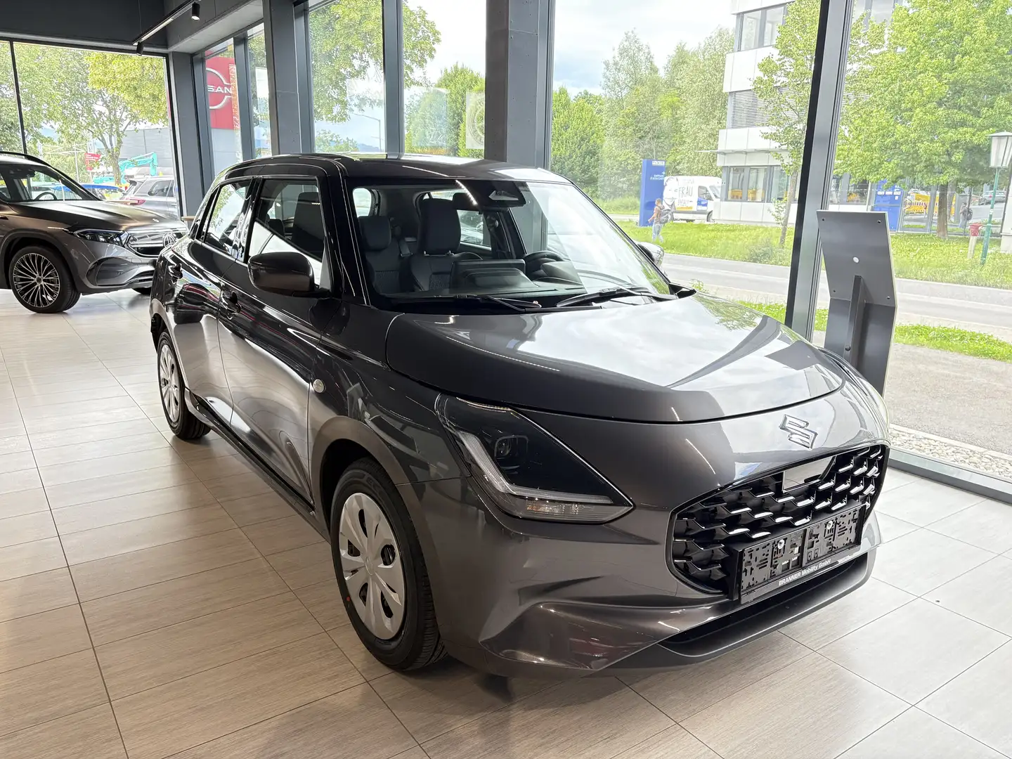Suzuki Swift 1,2 Hybrid Clear Grau - 1
