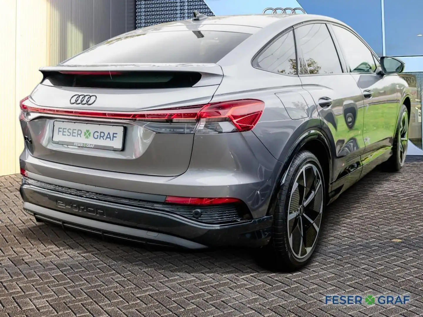 Audi Q4 e-tron SB 40 e-tron 2x S line /Matrix/Navi+/Kamera Grau - 2