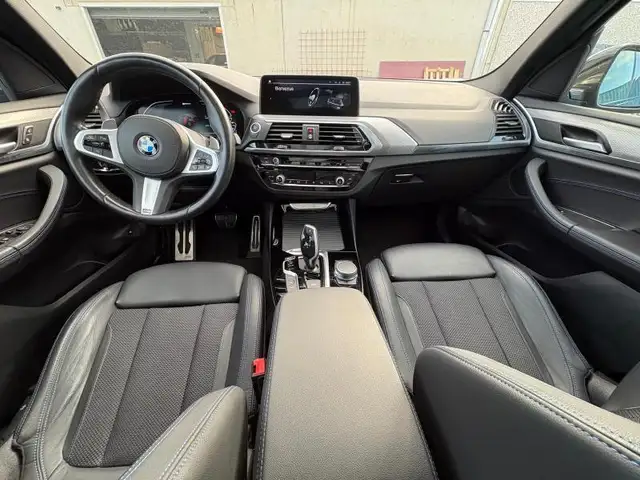BMW X3 view 9