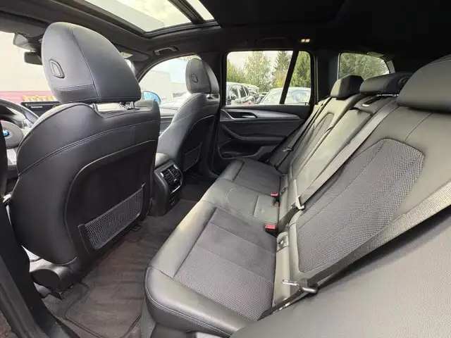 BMW X3 view 13