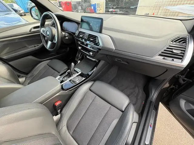 BMW X3 view 11
