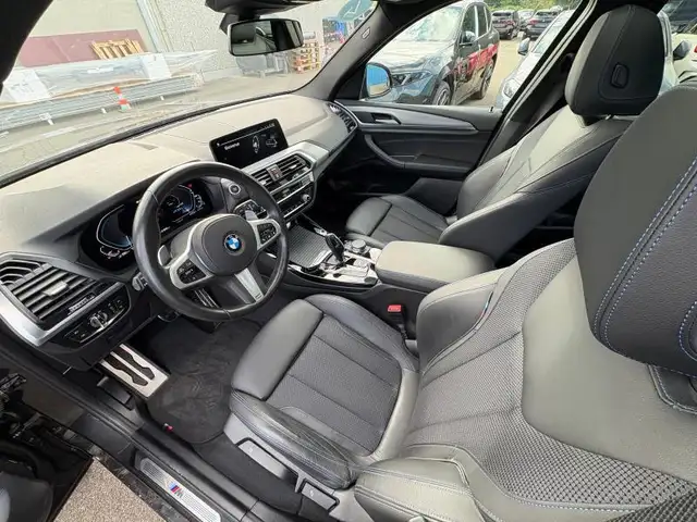 BMW X3 view 6