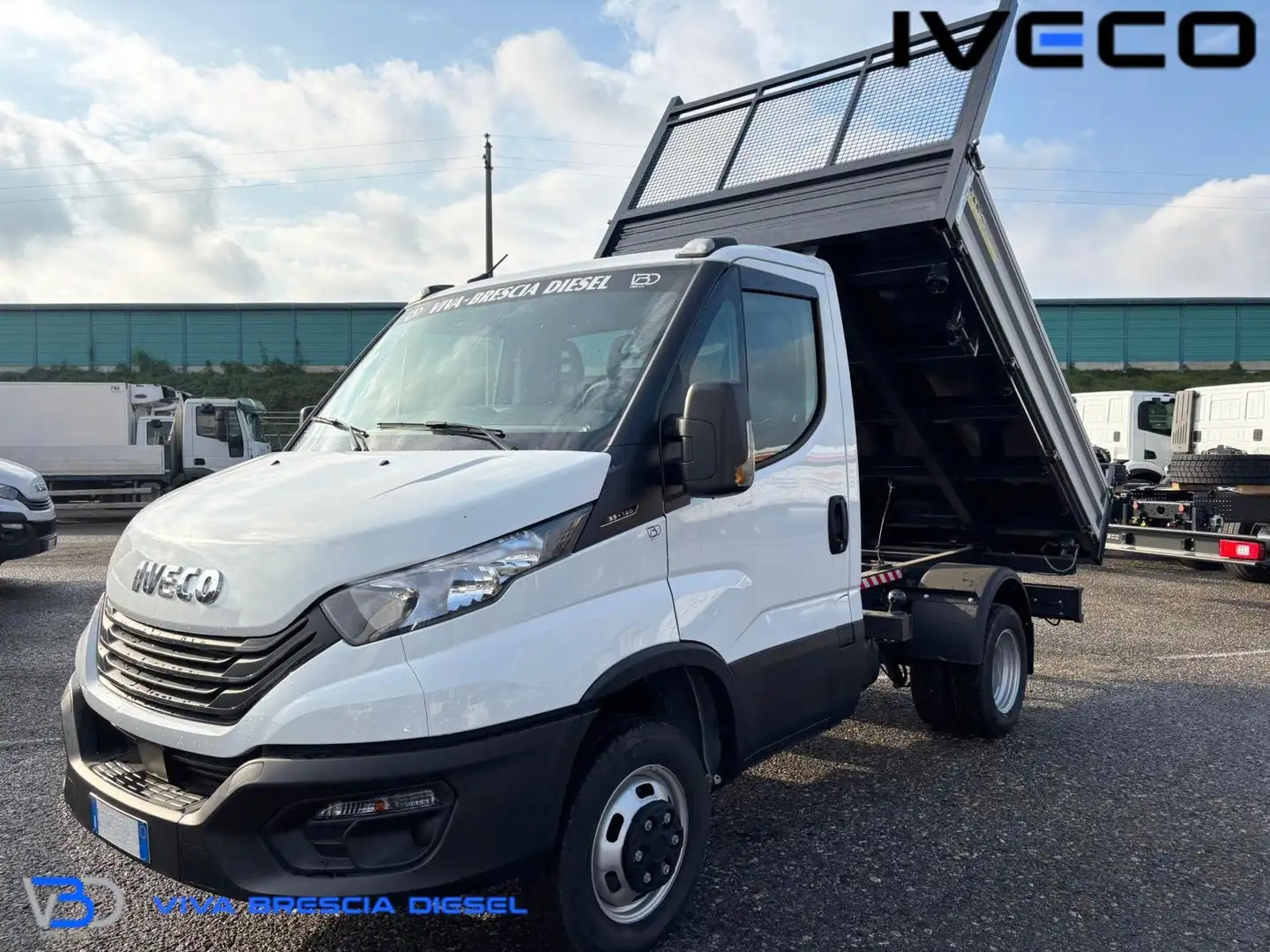 Iveco Daily ribaltabile trilaterale Weiß - 1