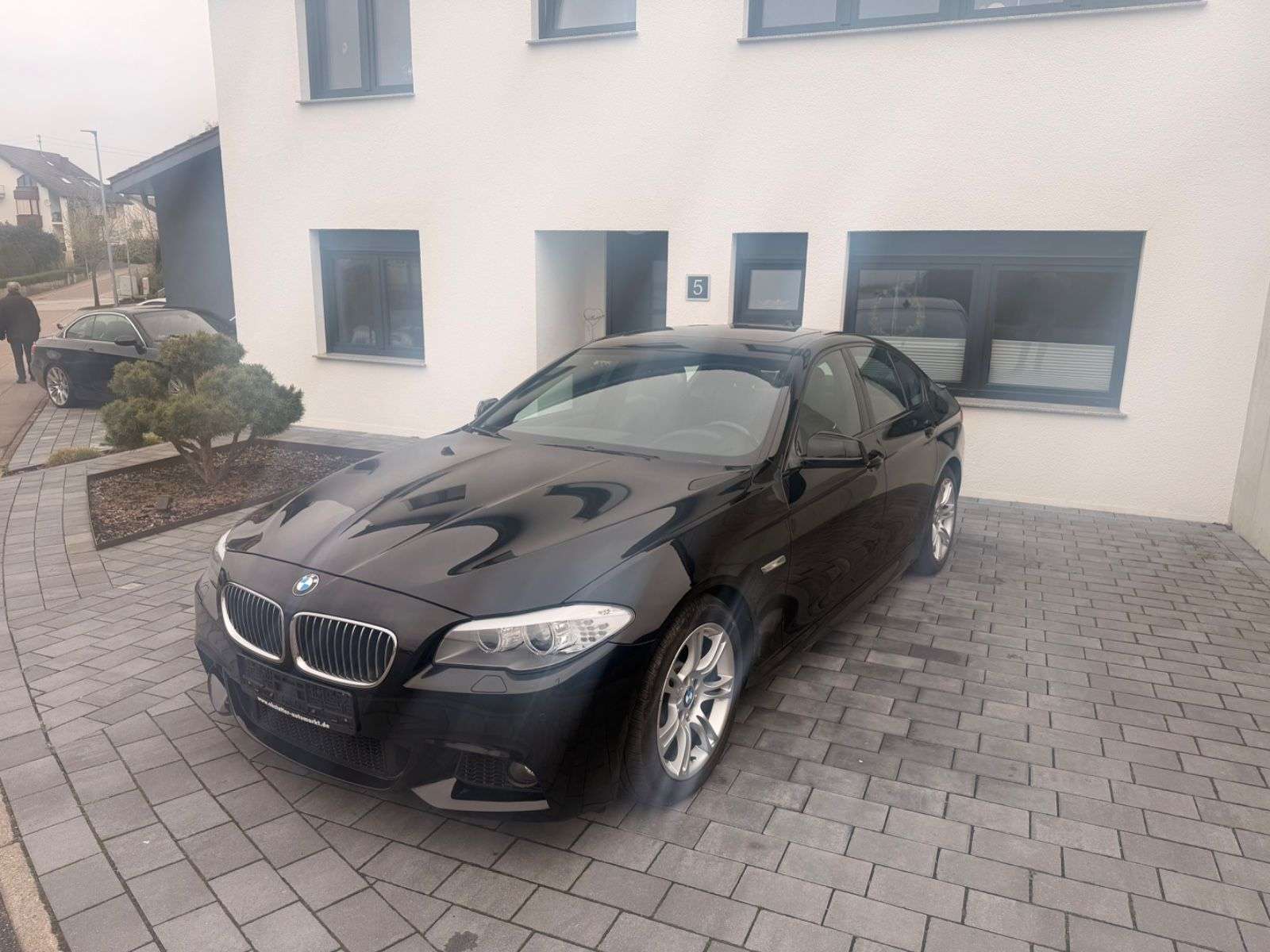 BMW 528