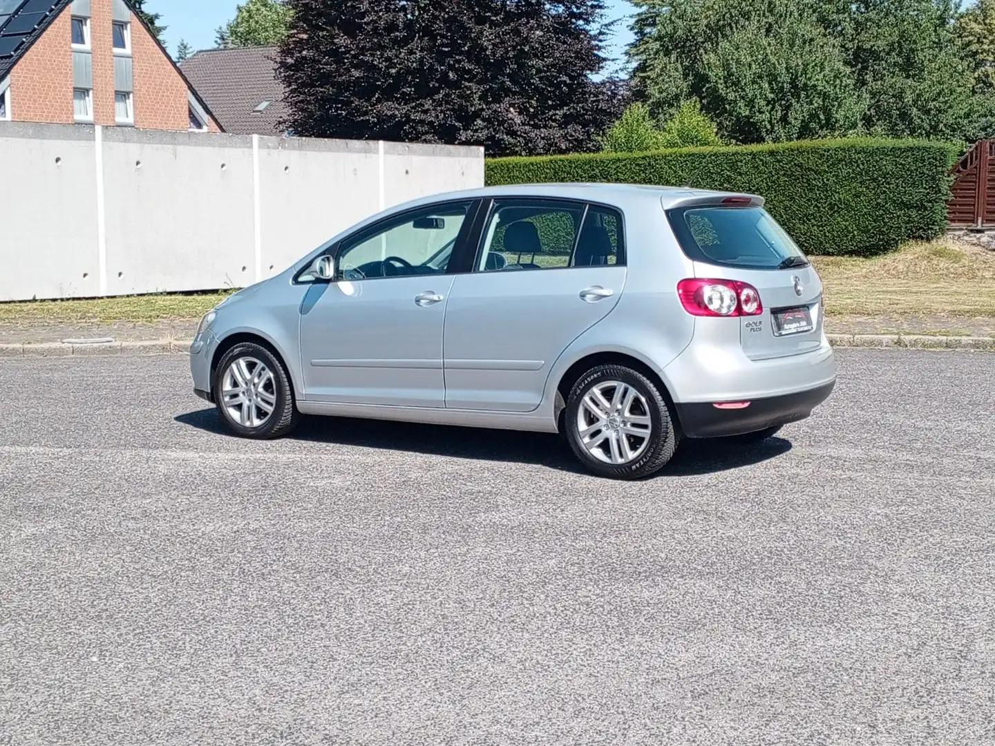 Volkswagen Golf Plus V Tour*Automatik*wenig km*Klimaauto* Zilver - 2