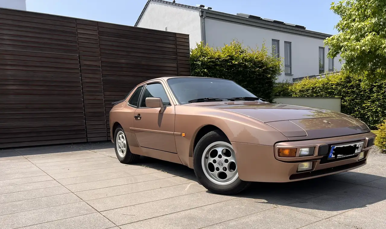 Porsche 944, foto 1